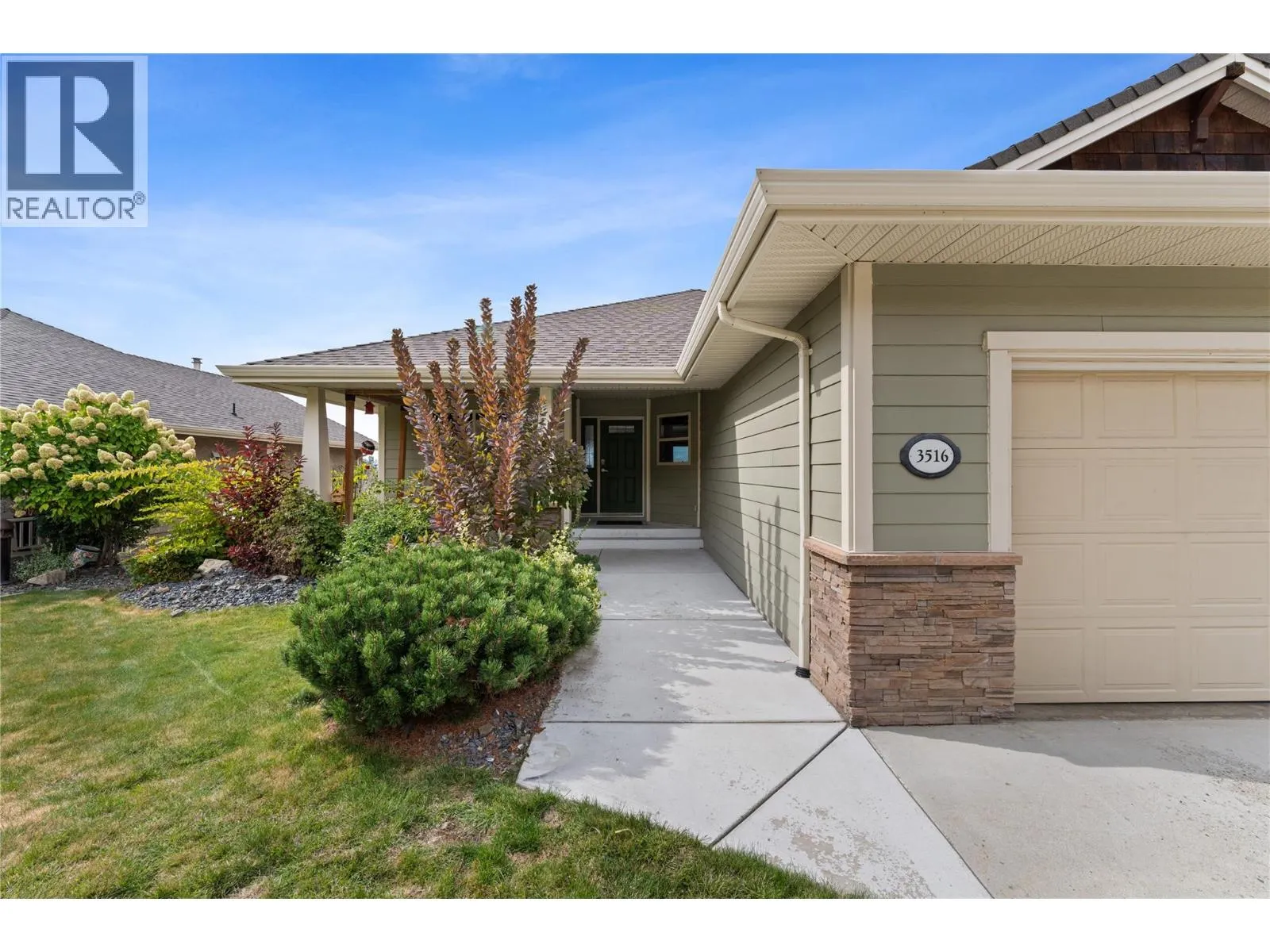 3516 Camelback Drive