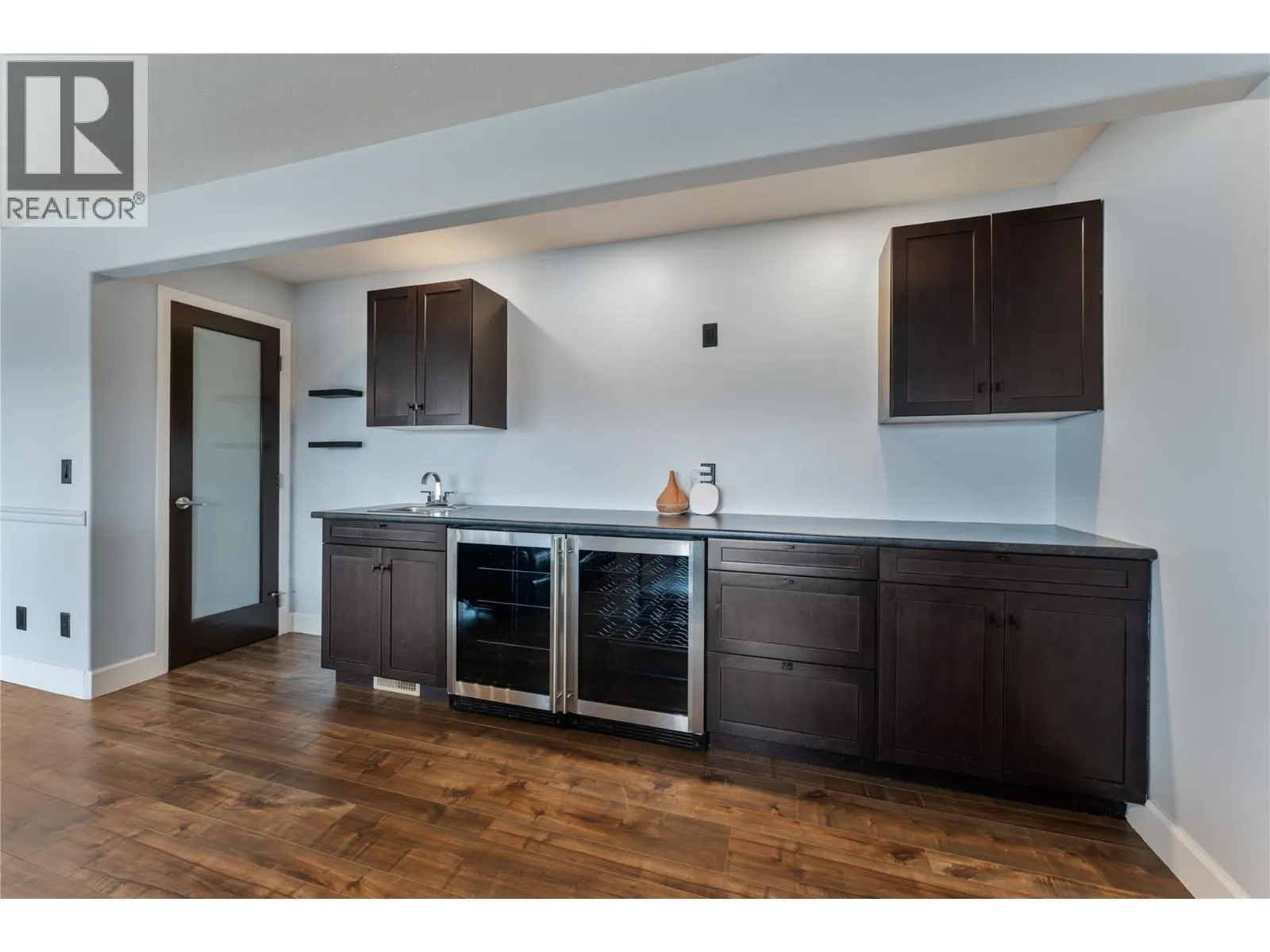 3516 Camelback Drive