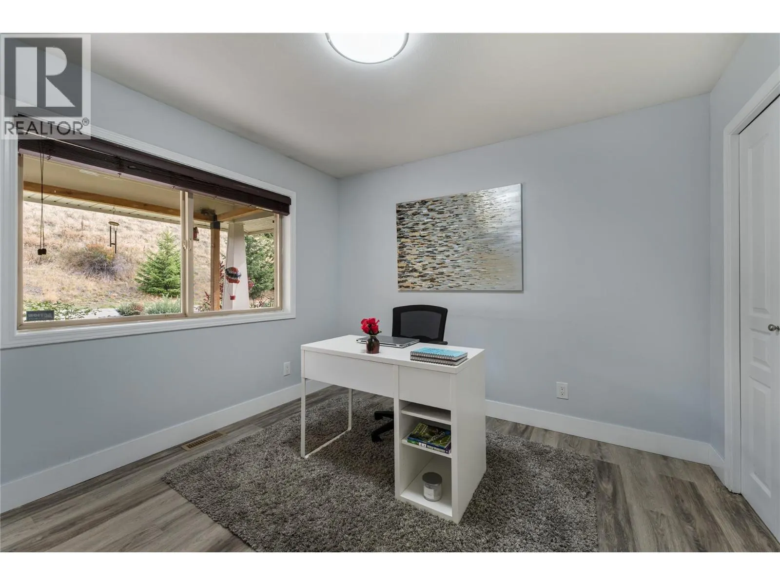3516 Camelback Drive