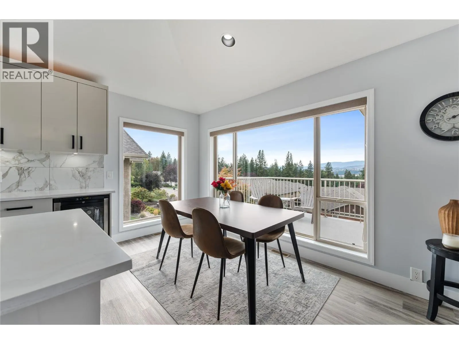 3516 Camelback Drive
