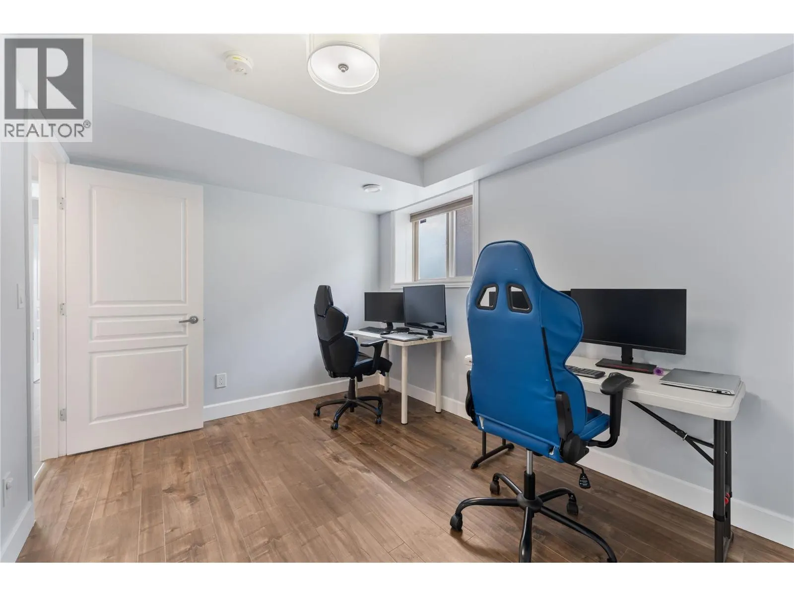 3516 Camelback Drive