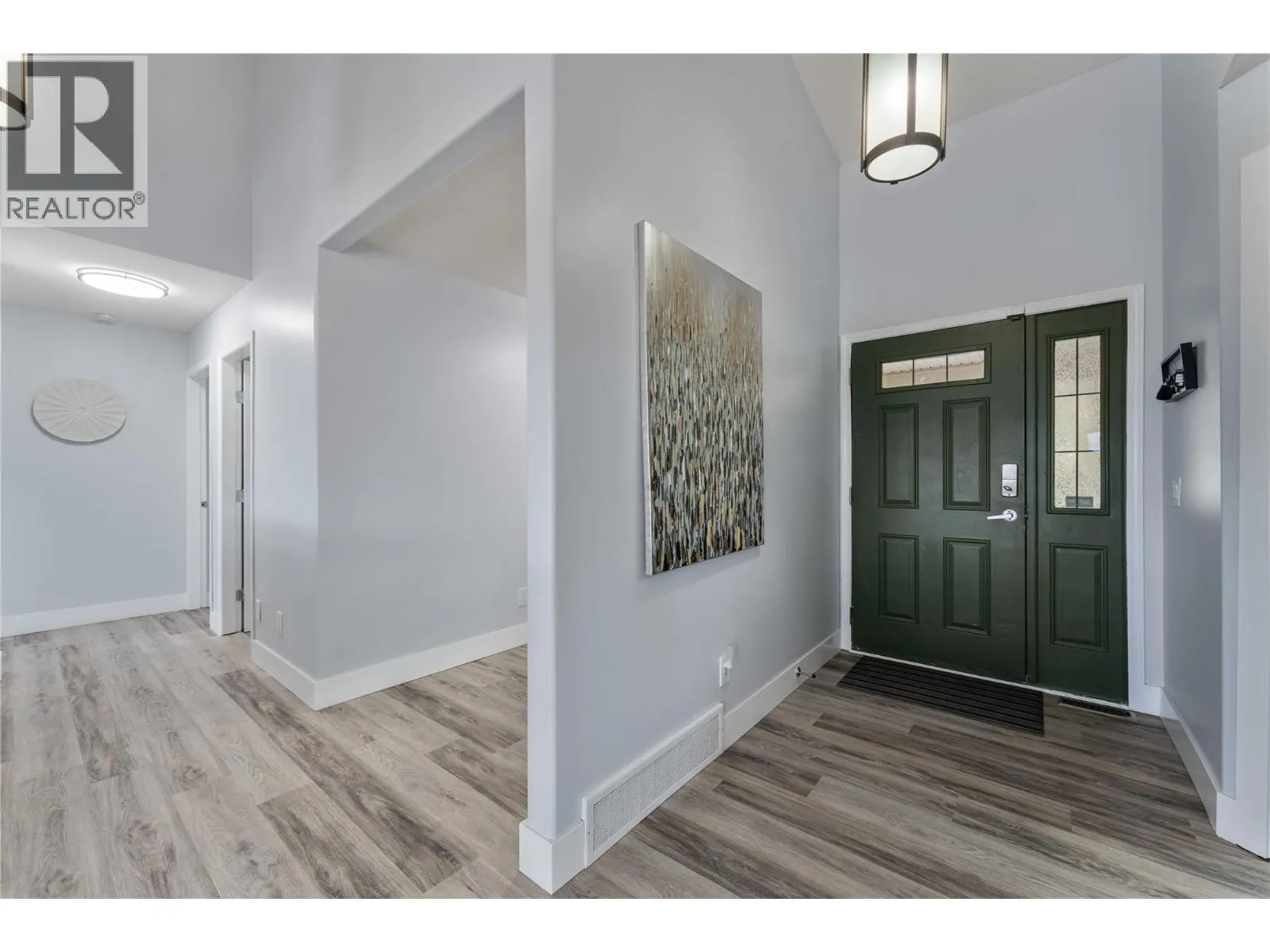 3516 Camelback Drive