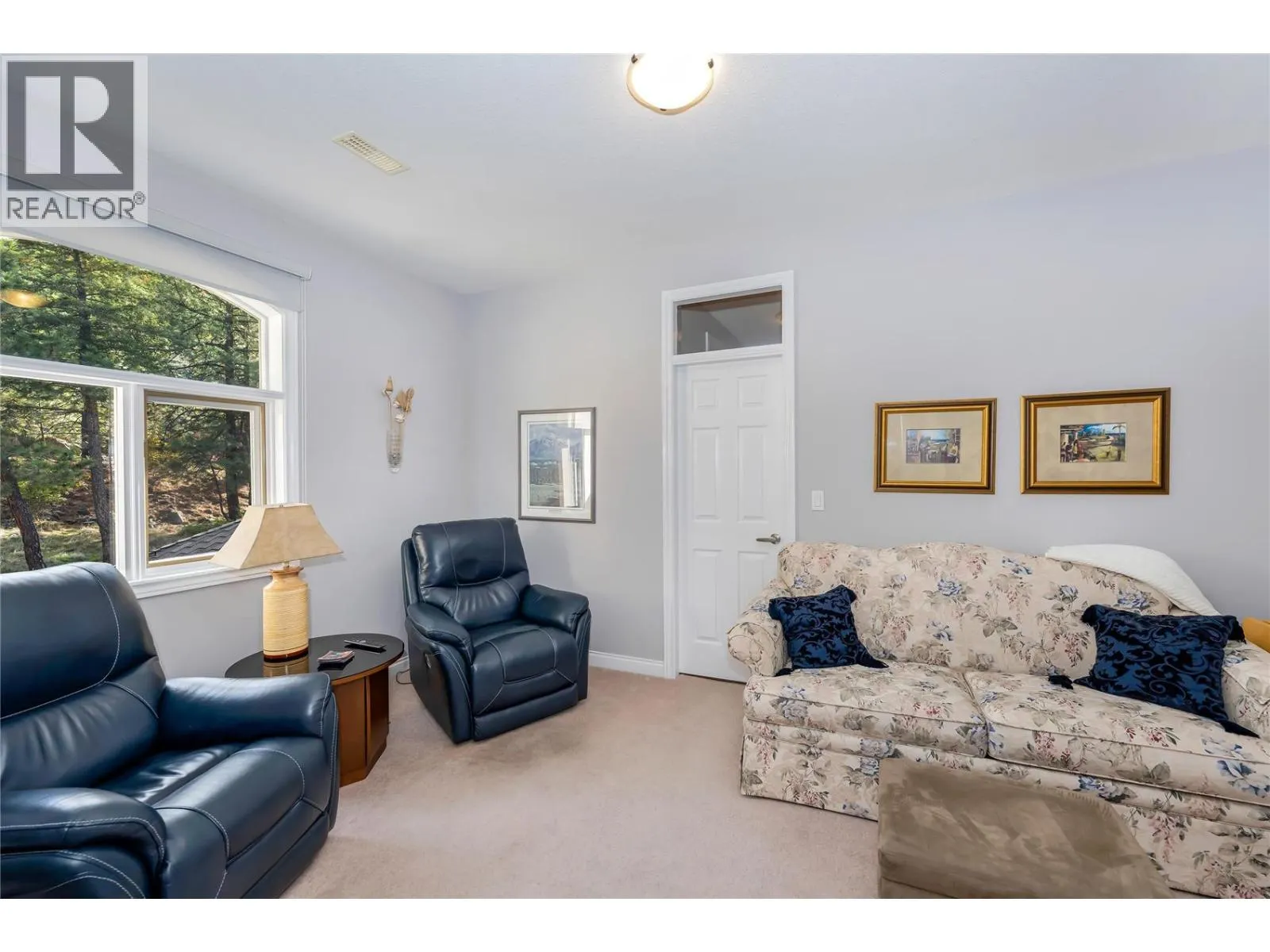 83 Peregrine Way Unit# 27