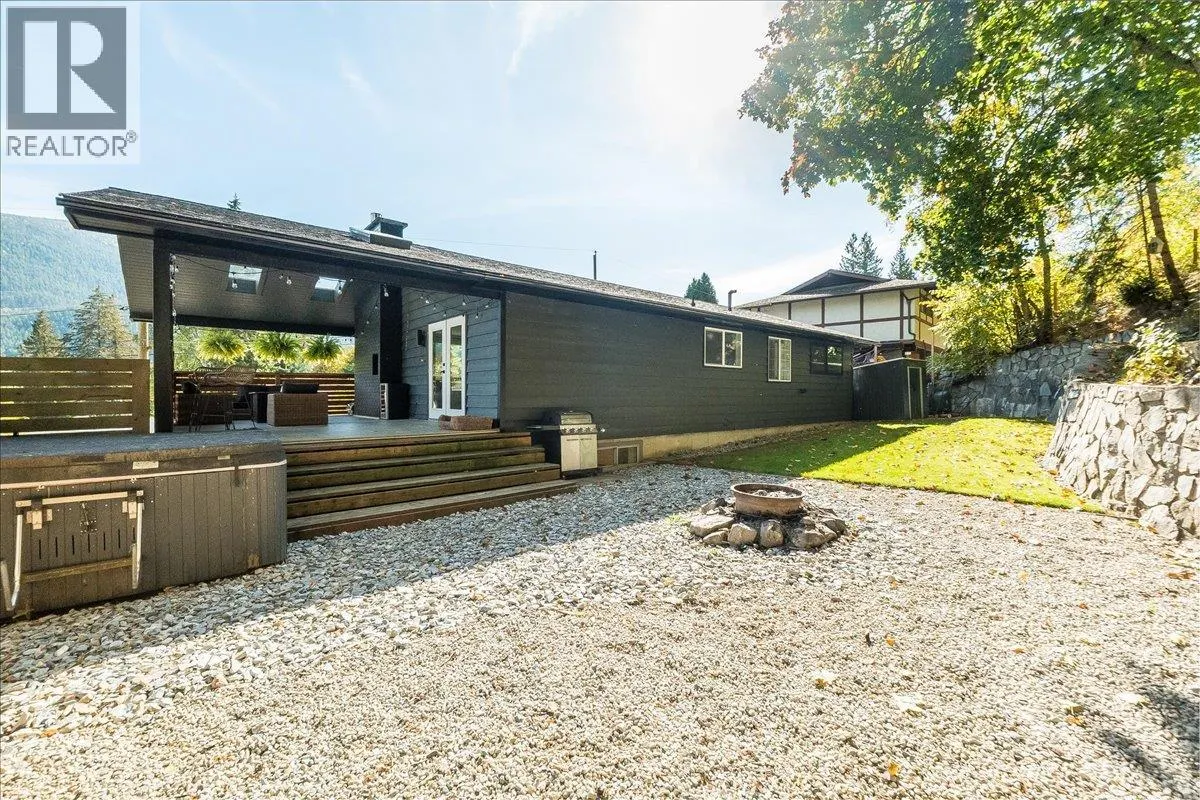1765 Ridgewood Road