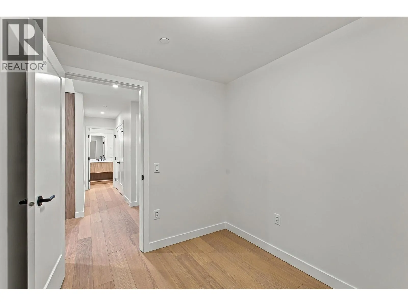 9652 Benchland Drive Unit# 404
