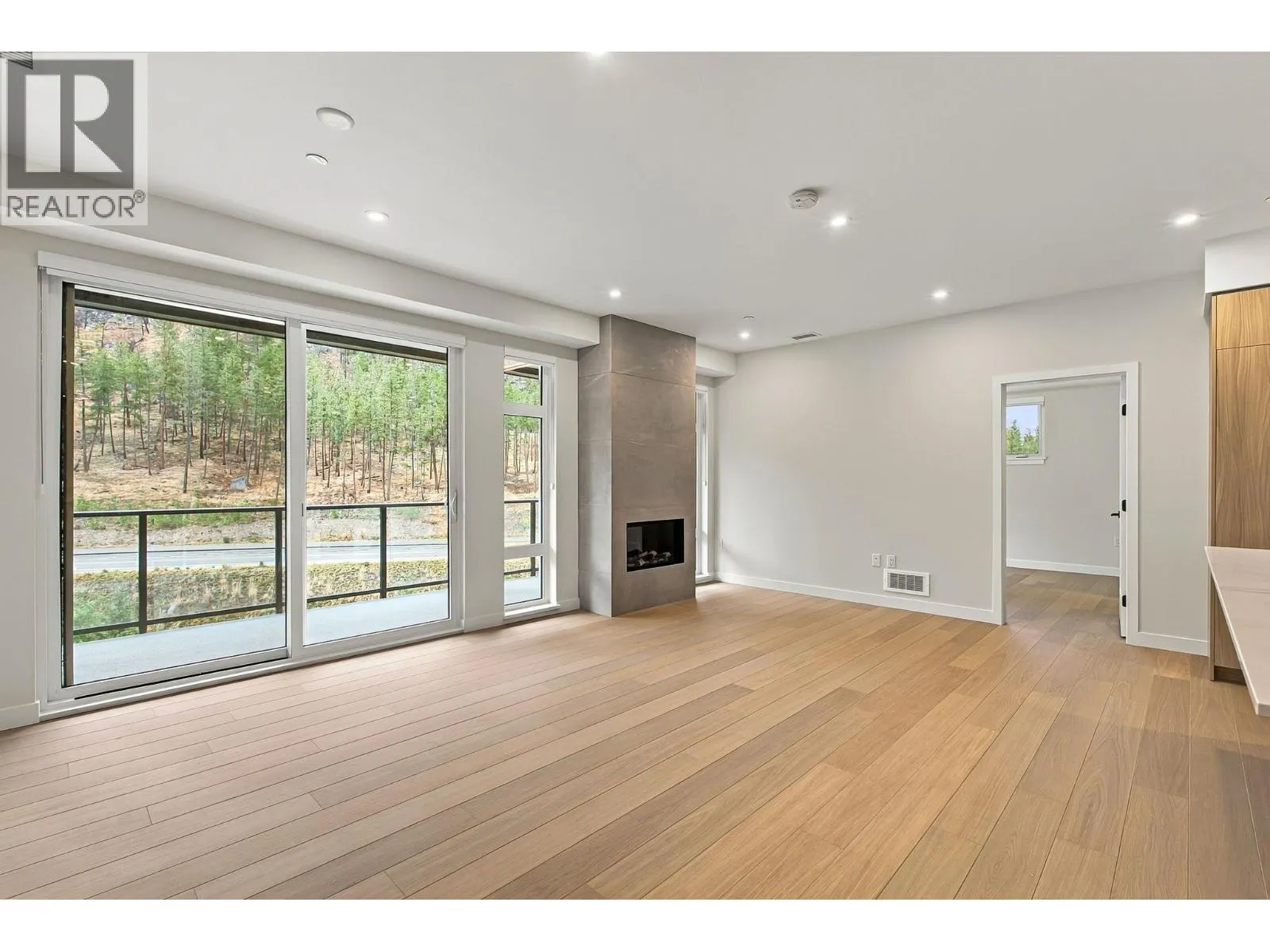 9652 Benchland Drive Unit# 404