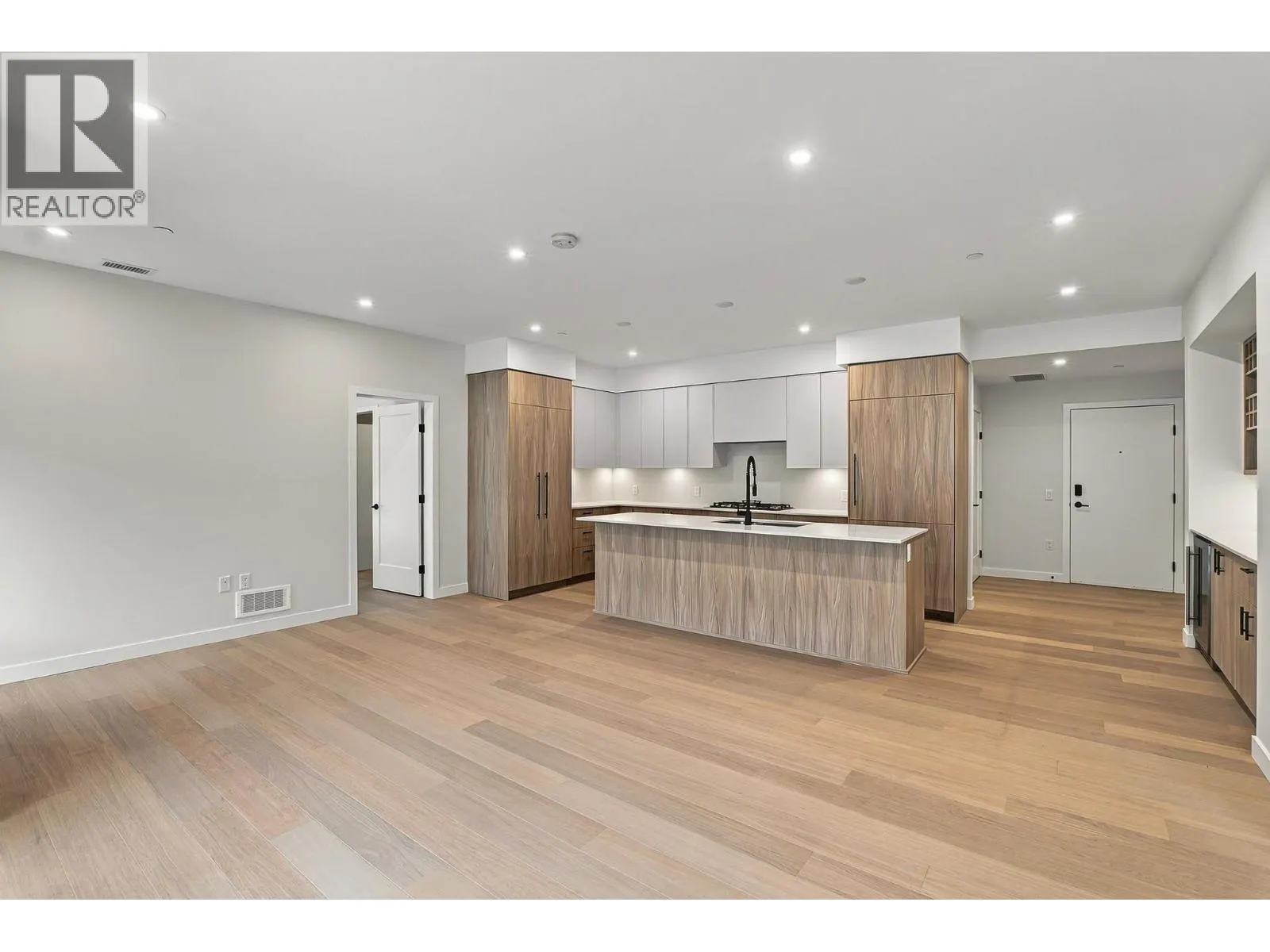 9652 Benchland Drive Unit# 404