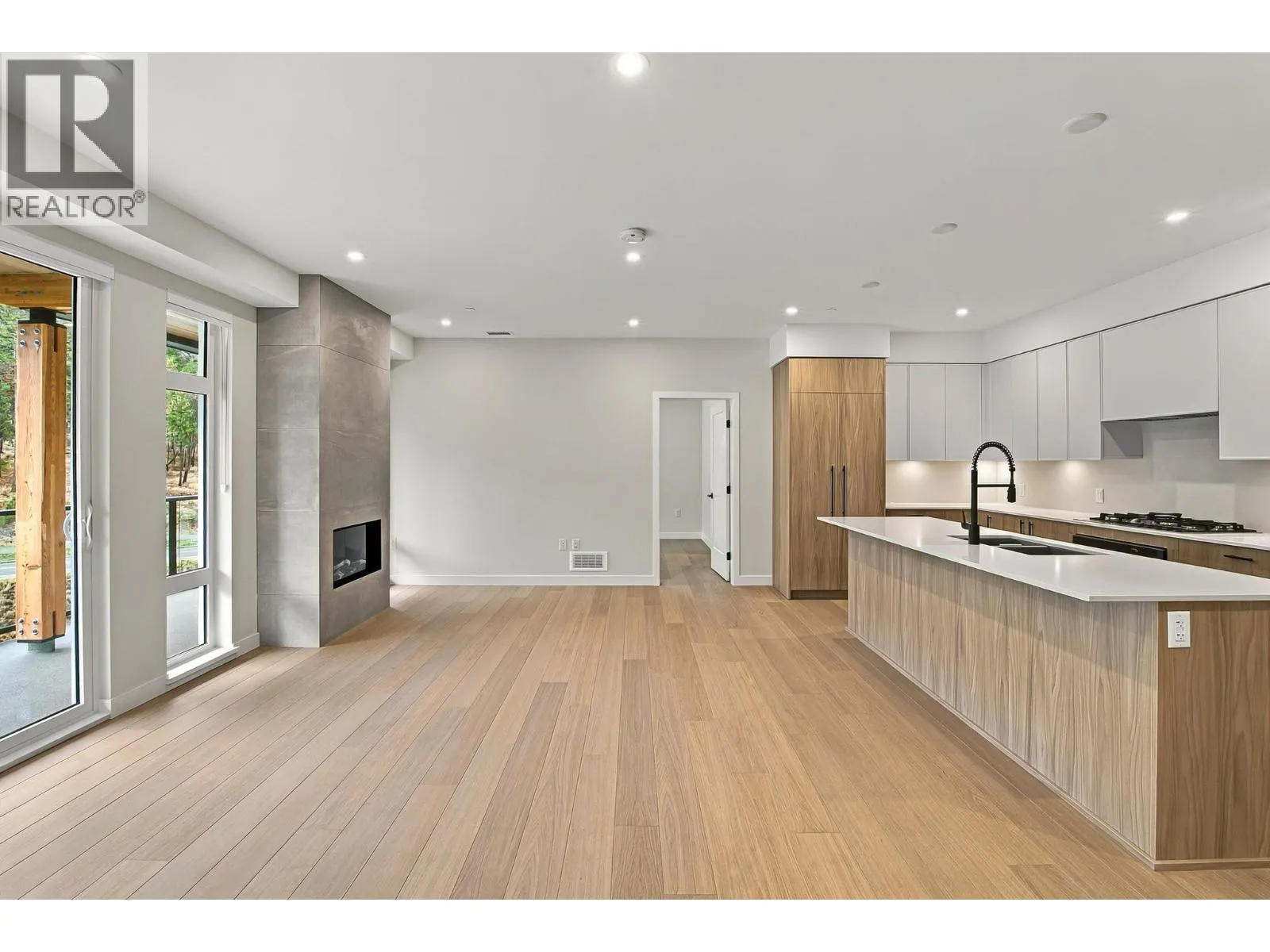 9652 Benchland Drive Unit# 404