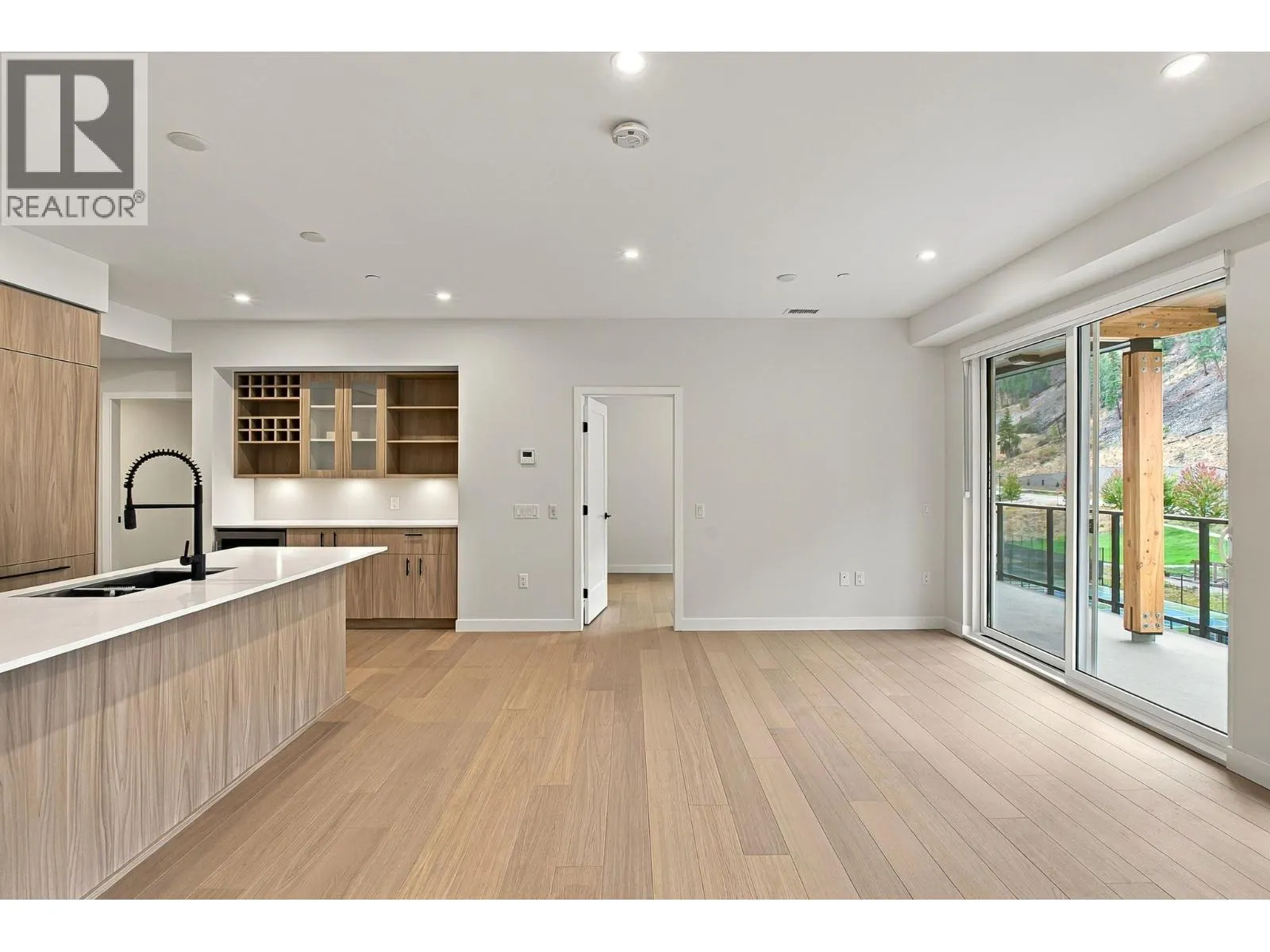 9652 Benchland Drive Unit# 404
