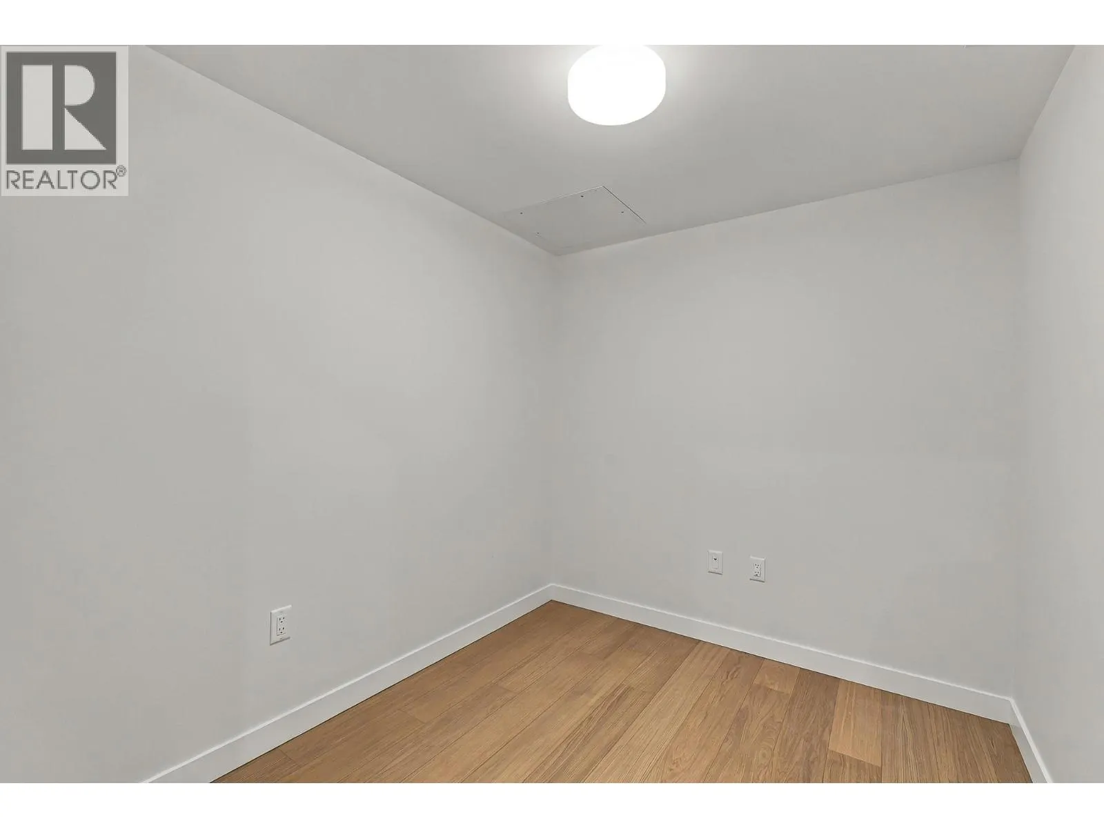 9652 Benchland Drive Unit# 404