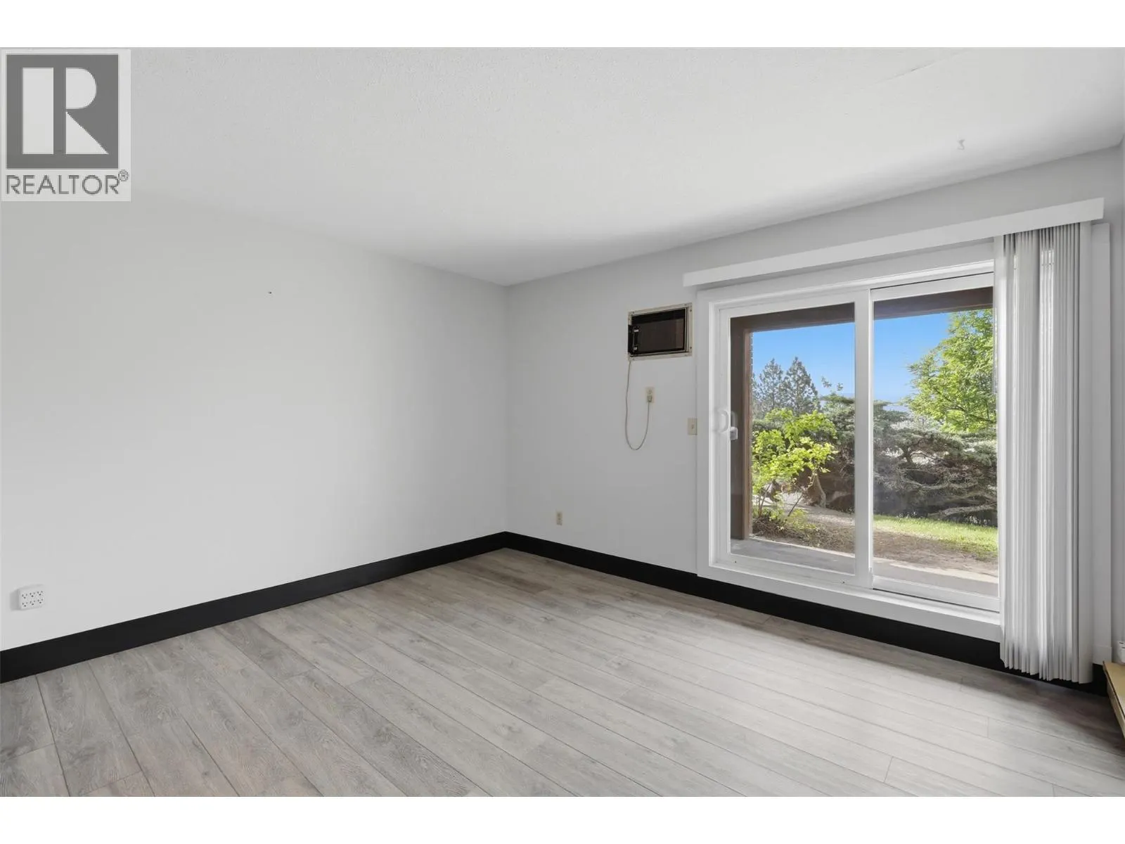 44 WHITESHIELD Crescent S Unit# 102