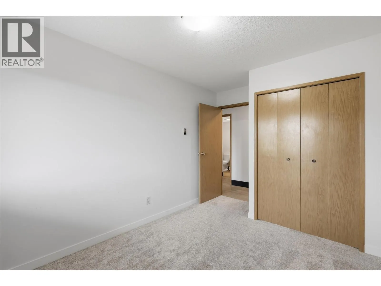 44 WHITESHIELD Crescent S Unit# 102