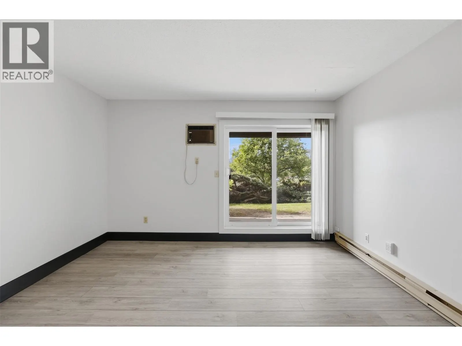 44 WHITESHIELD Crescent S Unit# 102