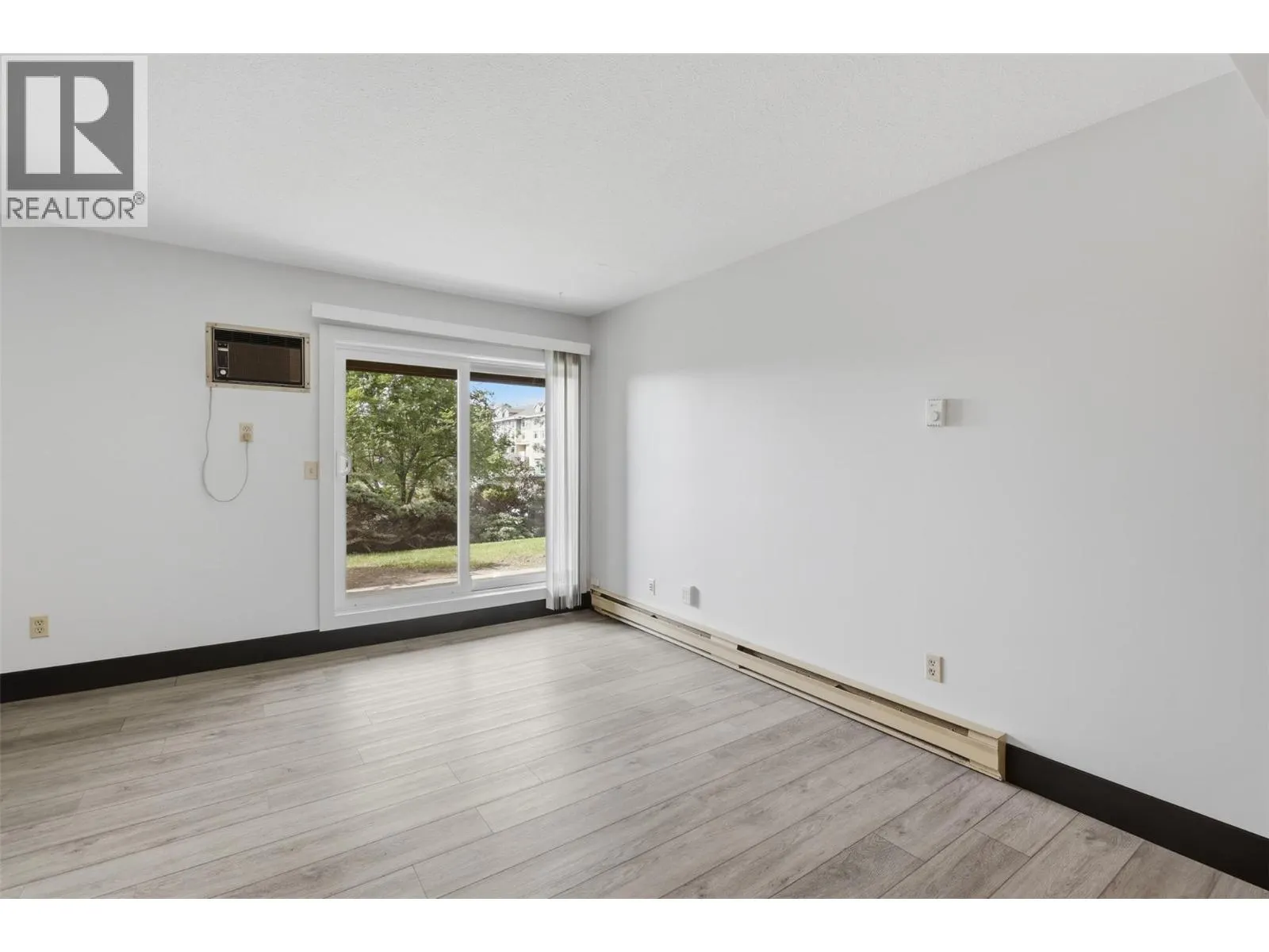 44 WHITESHIELD Crescent S Unit# 102
