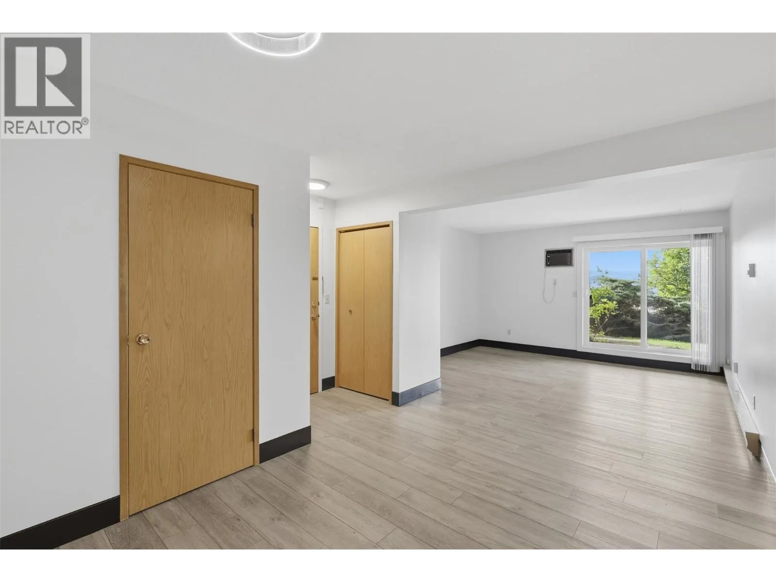 44 WHITESHIELD Crescent S Unit# 102