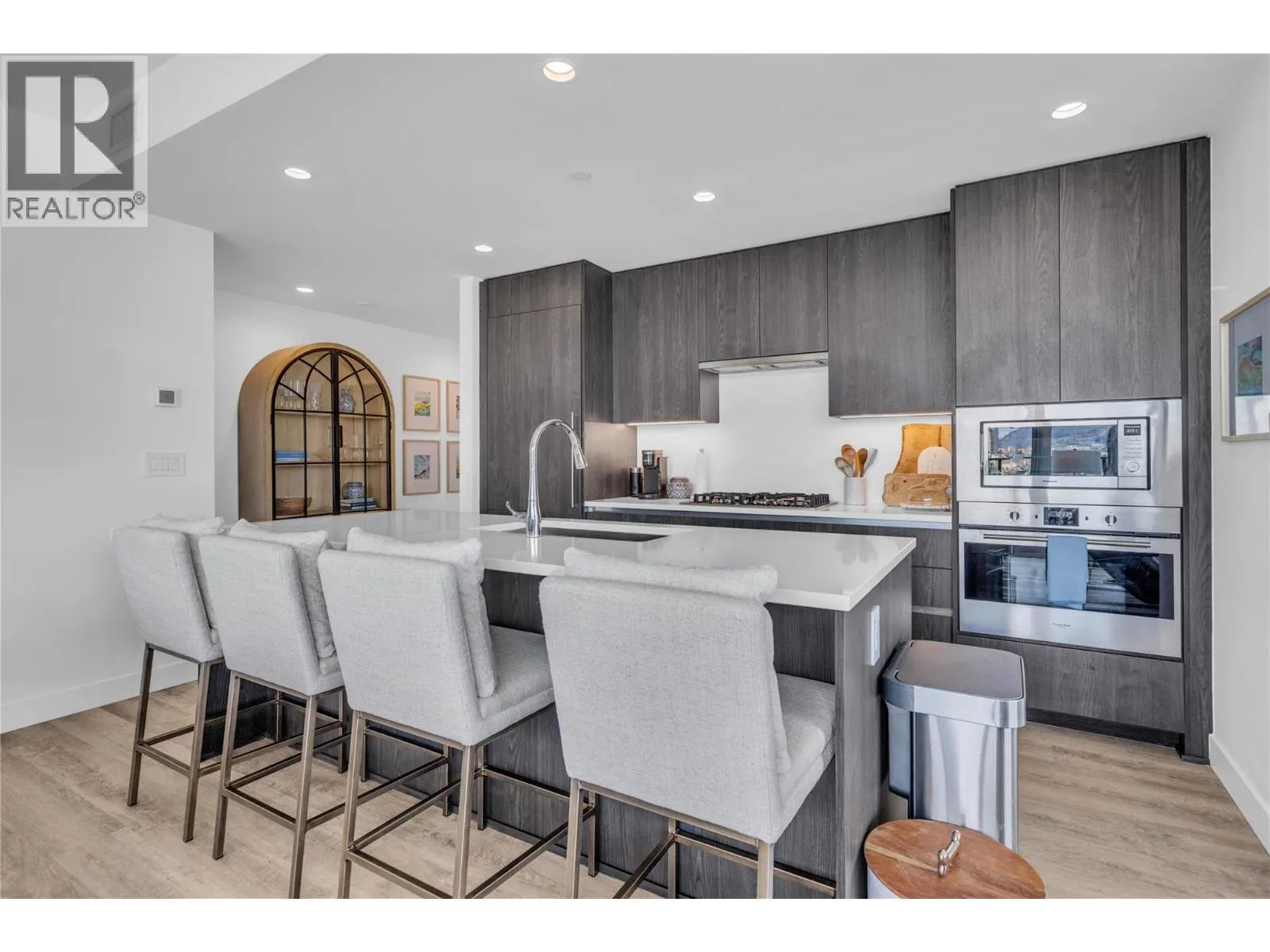 238 Leon Avenue Unit# 808