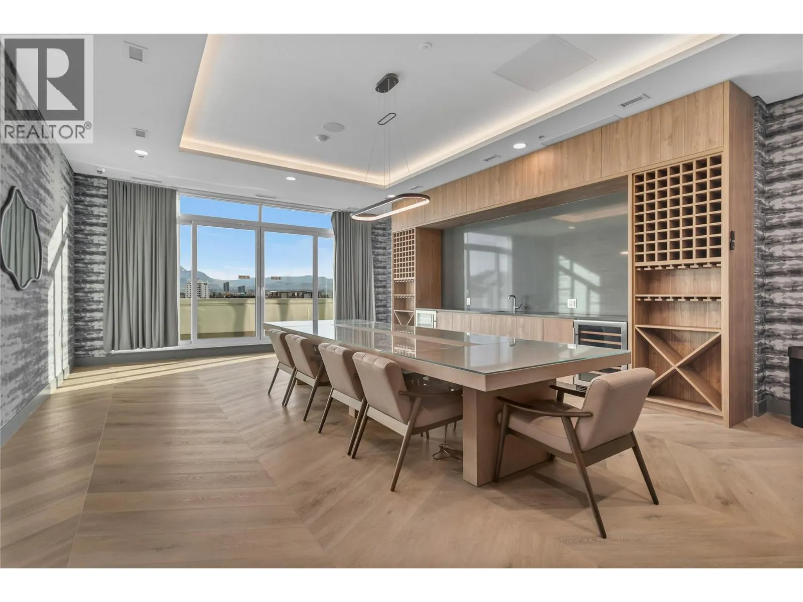 238 Leon Avenue Unit# 808