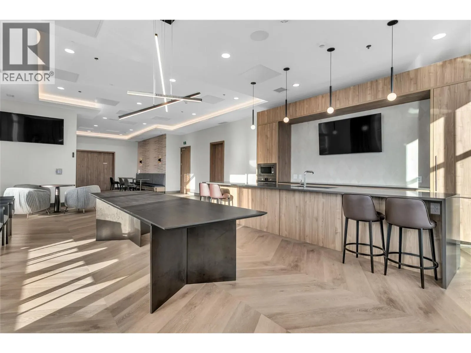 238 Leon Avenue Unit# 808
