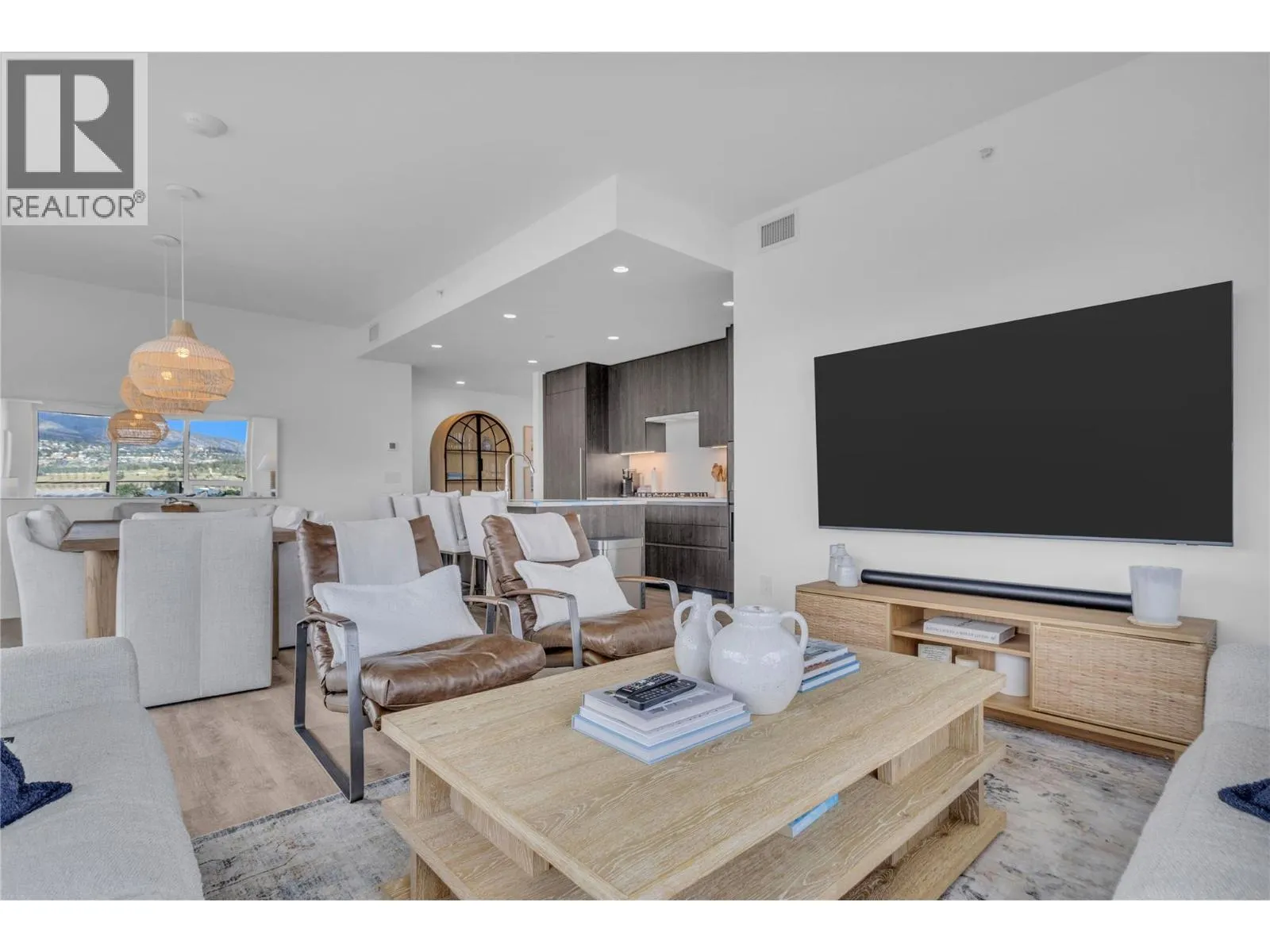 238 Leon Avenue Unit# 808