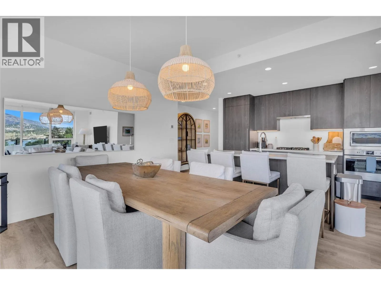 238 Leon Avenue Unit# 808