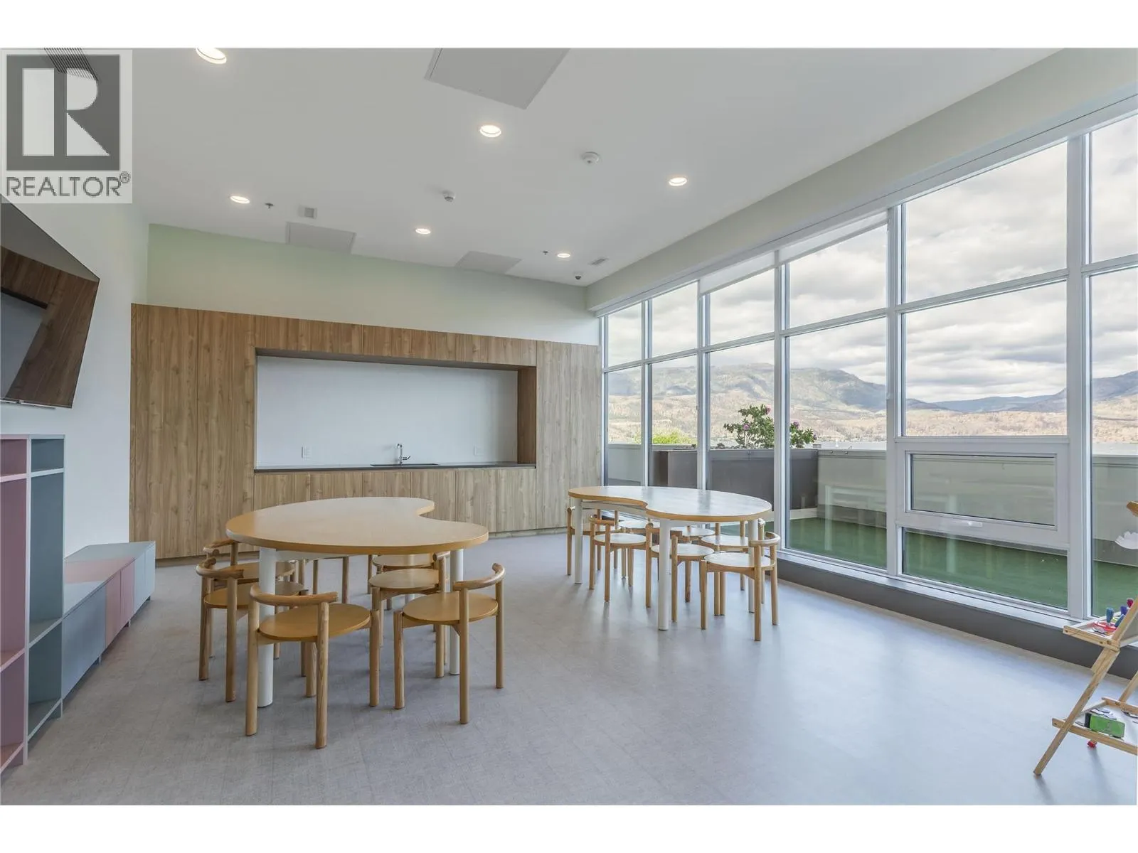 238 Leon Avenue Unit# 808