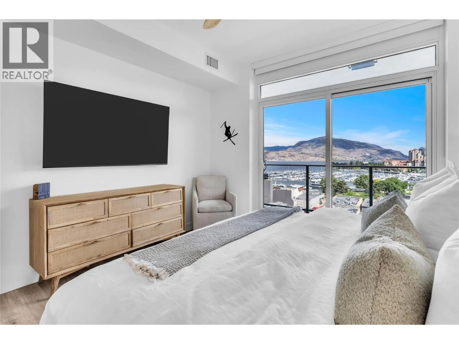 238 Leon Avenue Unit# 808