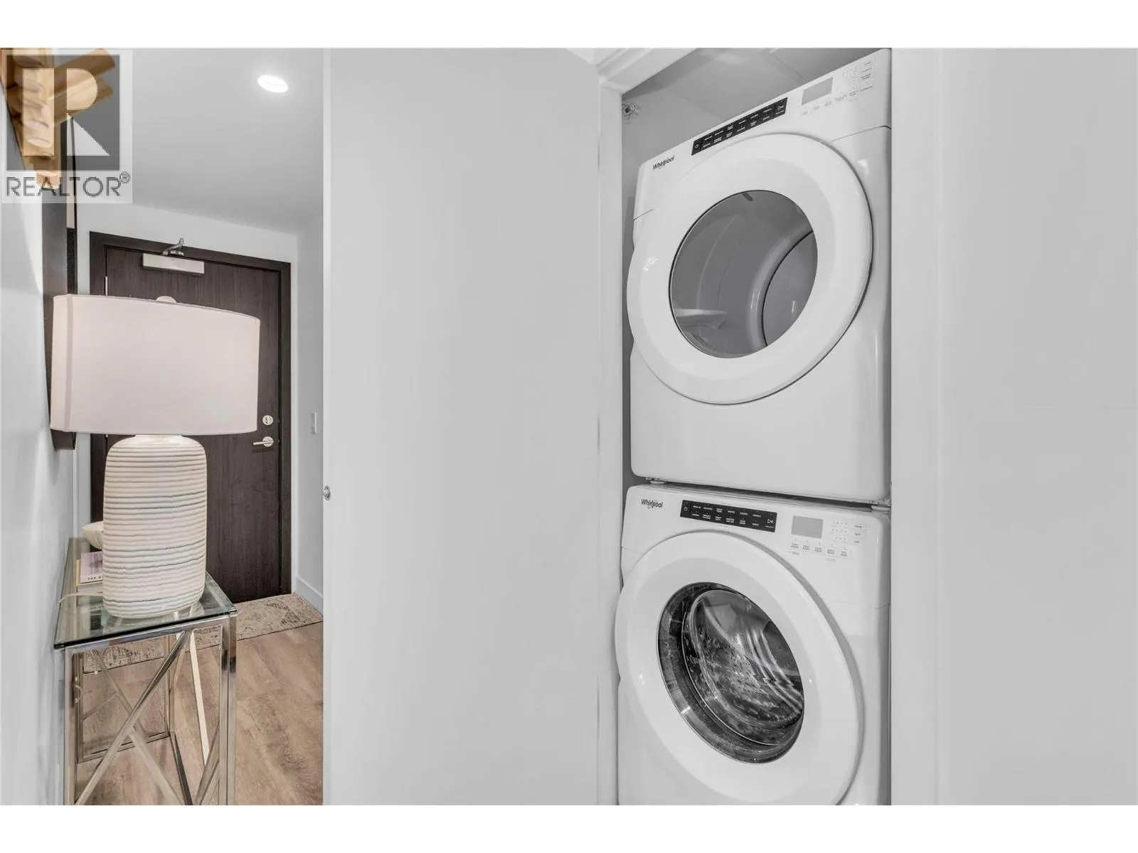 238 Leon Avenue Unit# 808