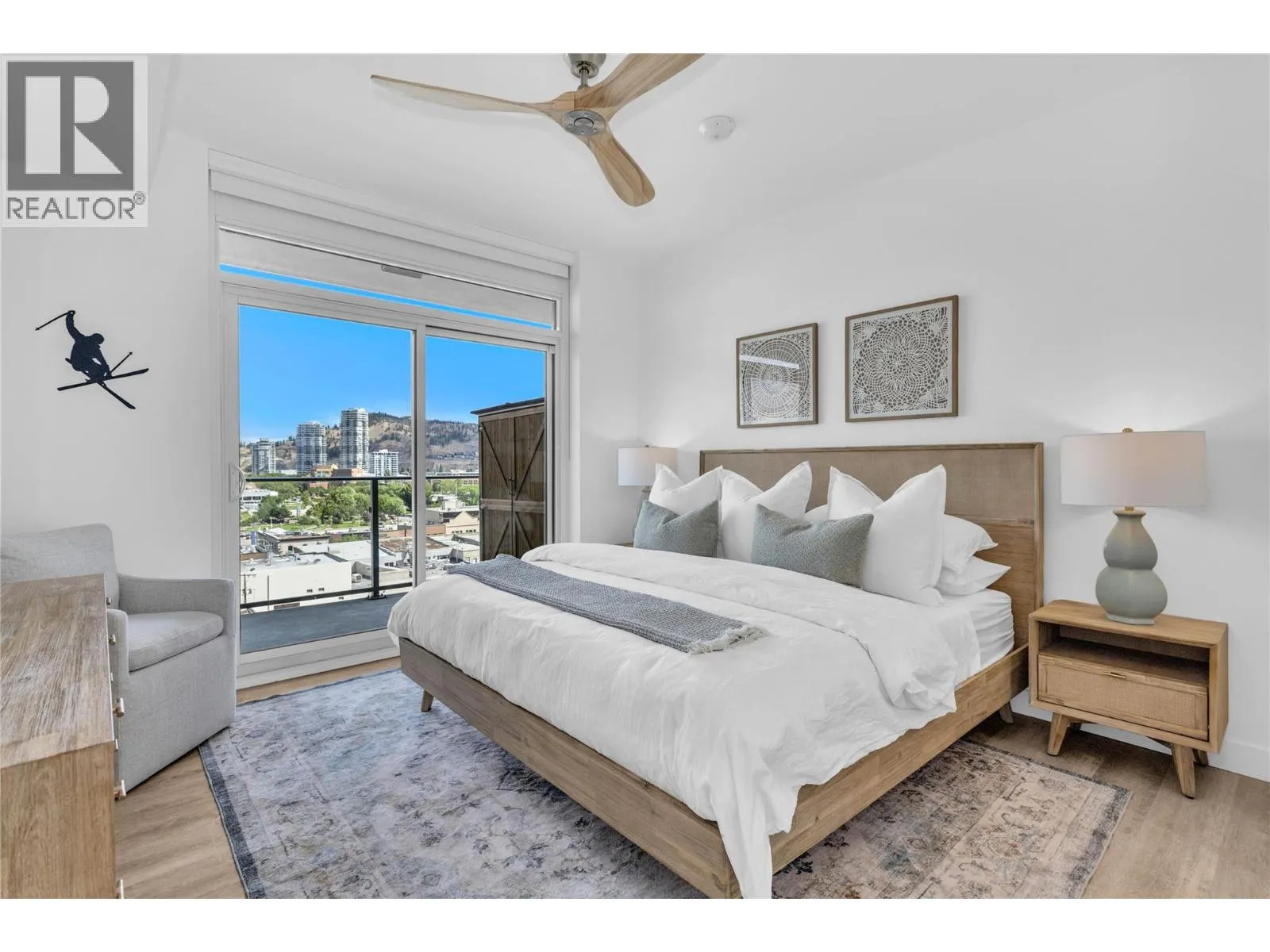 238 Leon Avenue Unit# 808