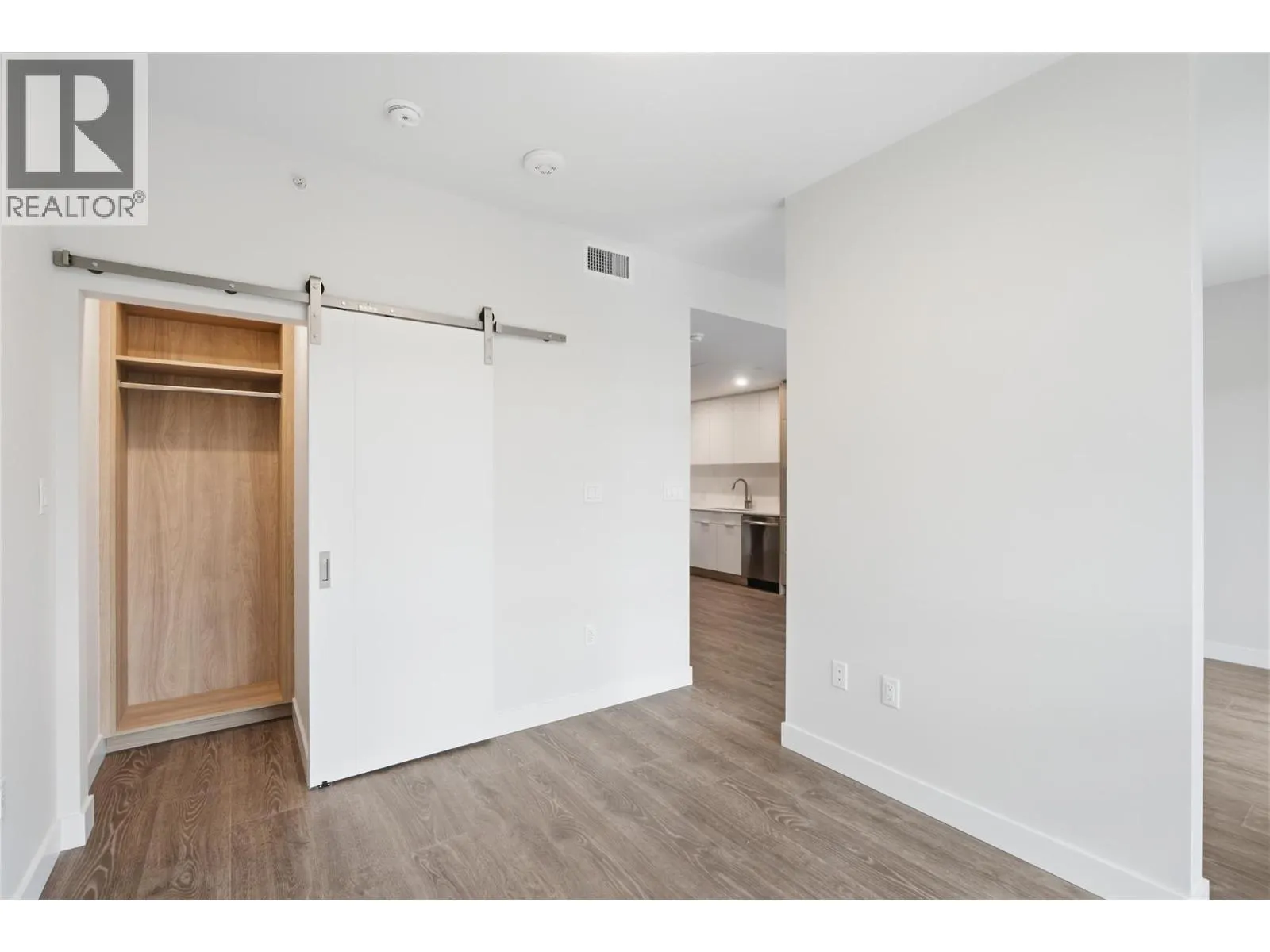 460 Nicola Street Unit# 805