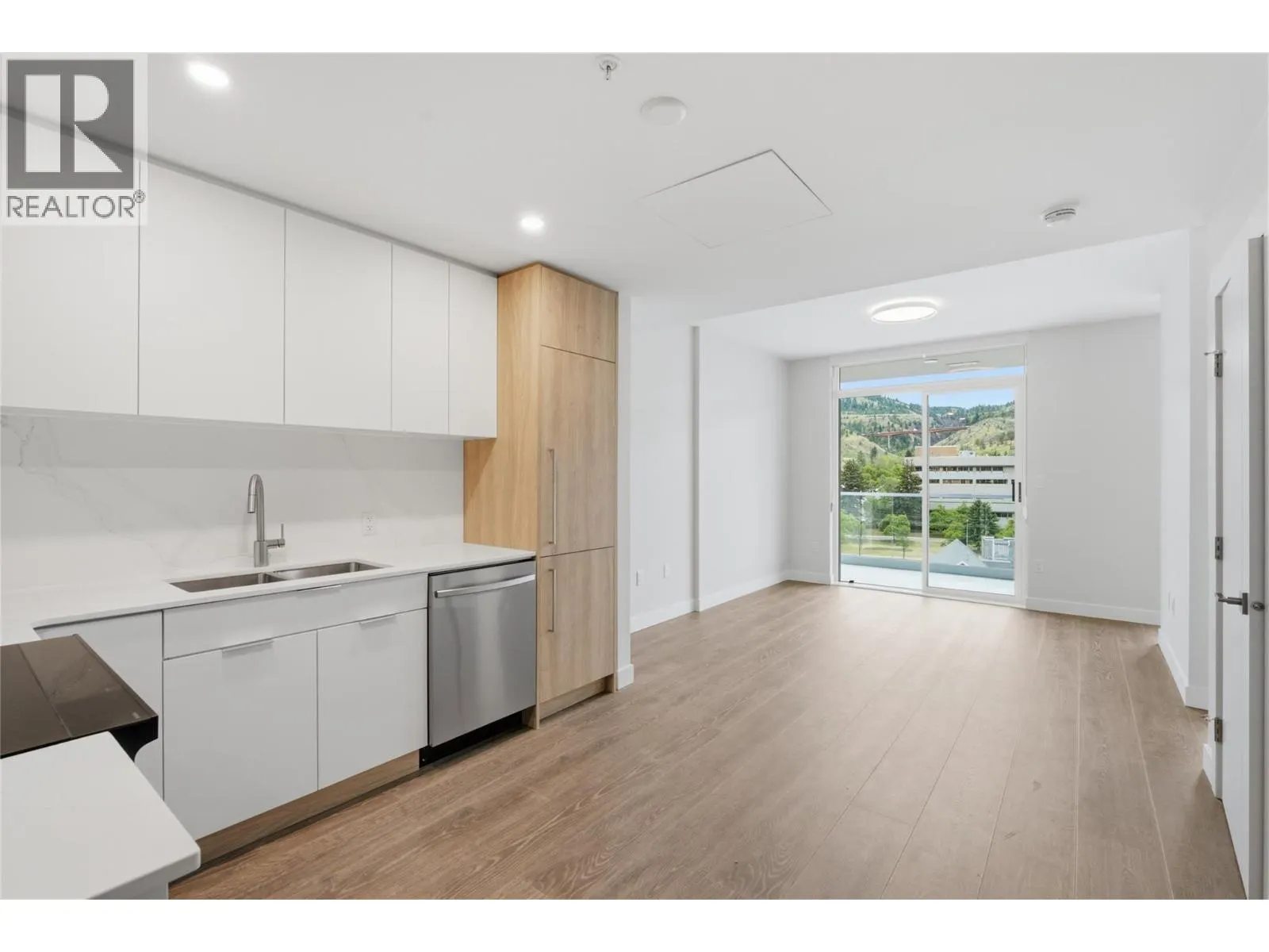 460 Nicola Street Unit# 805