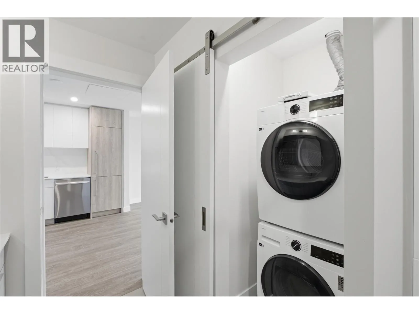 460 Nicola Street Unit# 805