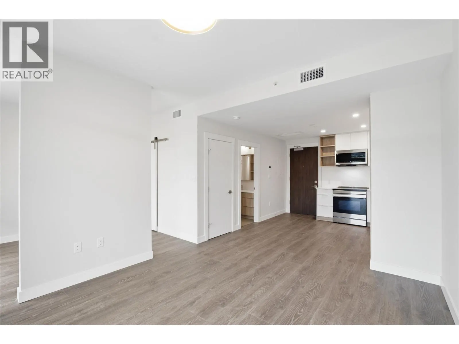 460 Nicola Street Unit# 805