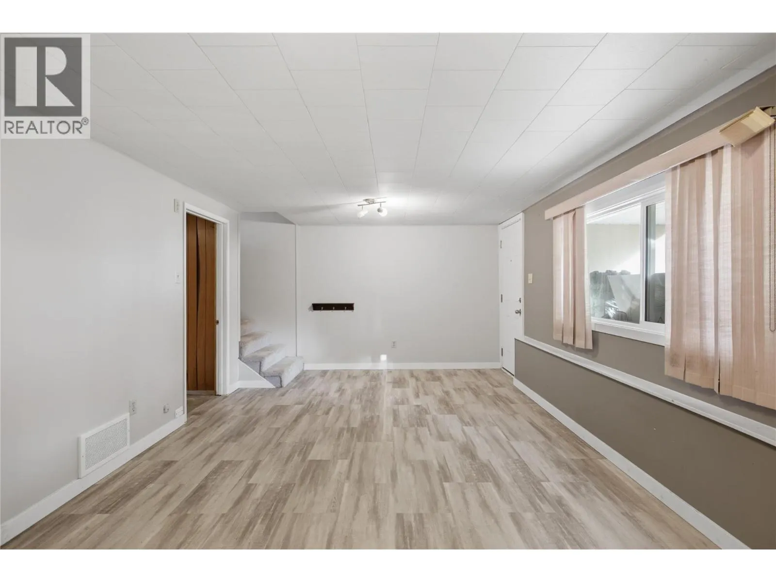 1469 Springhill Drive Unit# 22