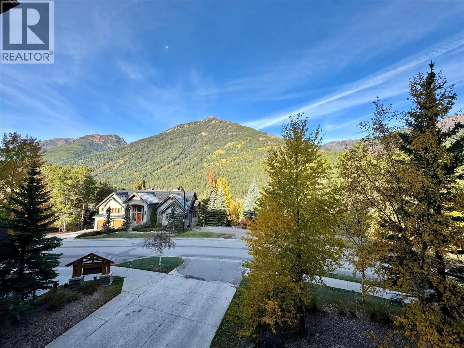 2064 Summit Drive Unit# 106