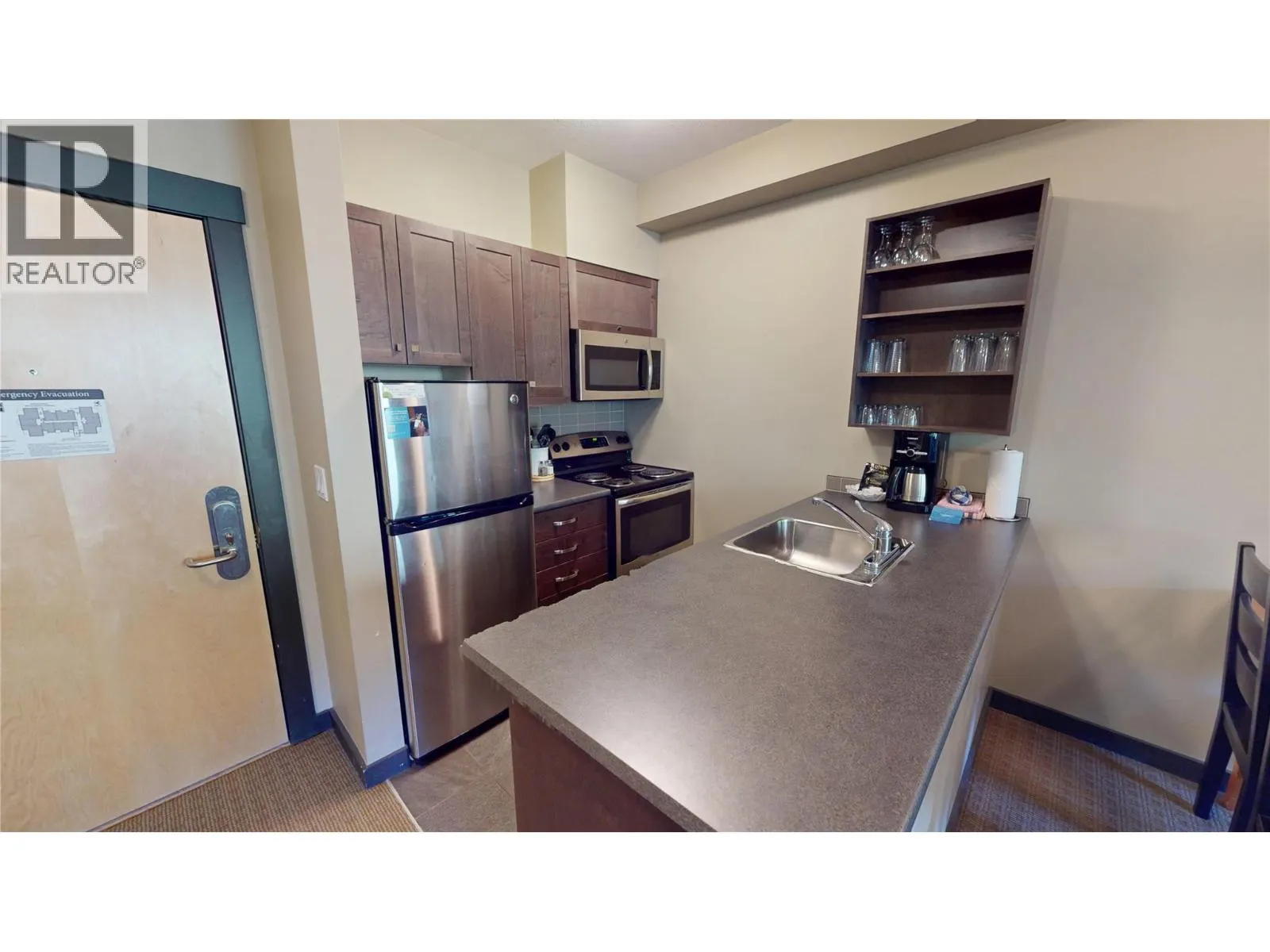 2064 Summit Drive Unit# 106