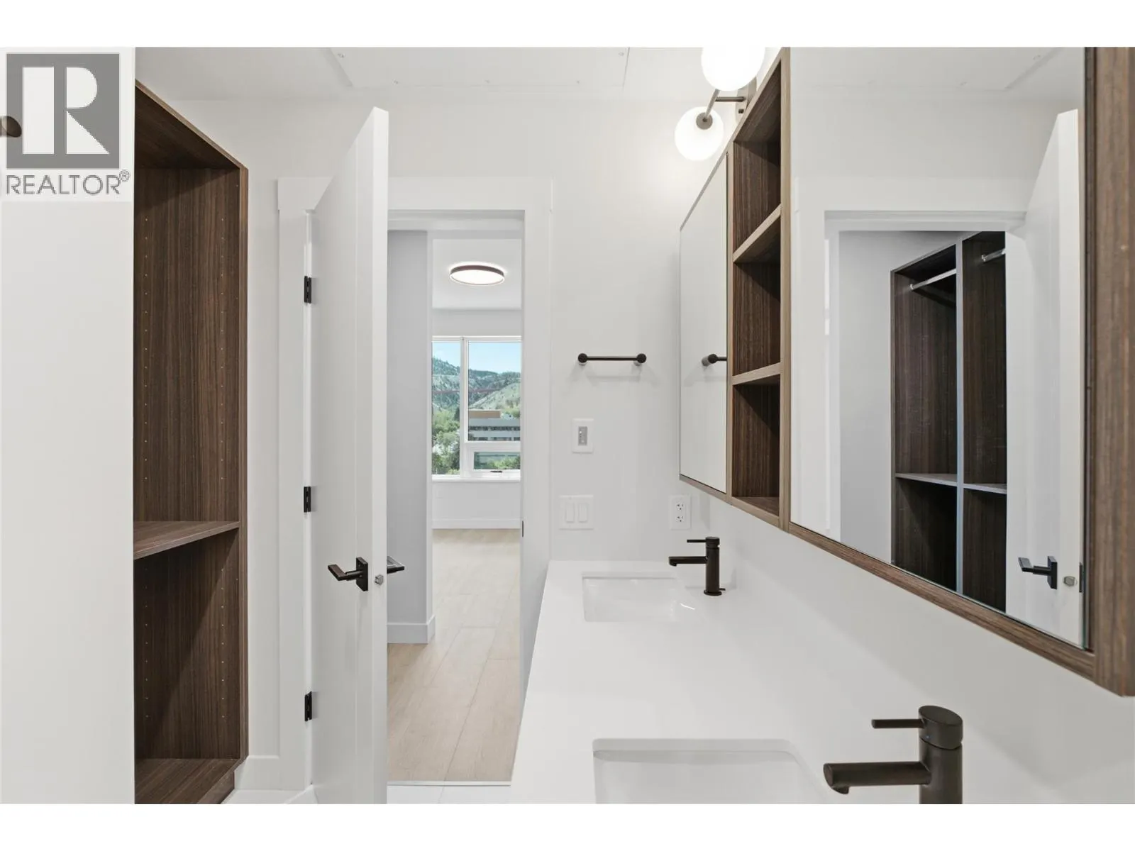 460 NICOLA Street Unit# 504