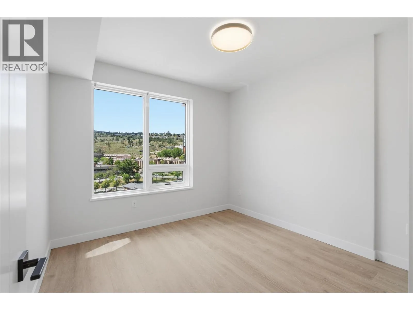 460 NICOLA Street Unit# 504