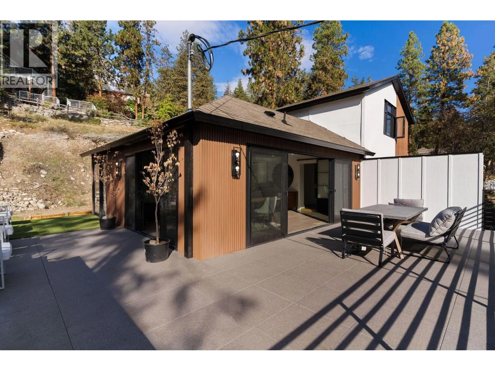 5828 Brown Place