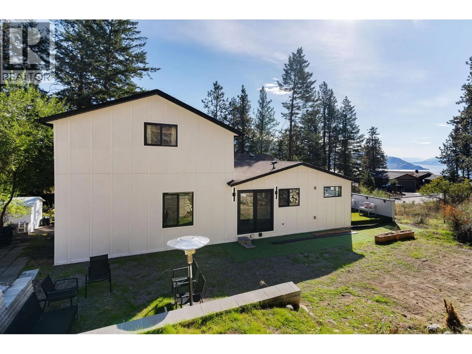 5828 Brown Place