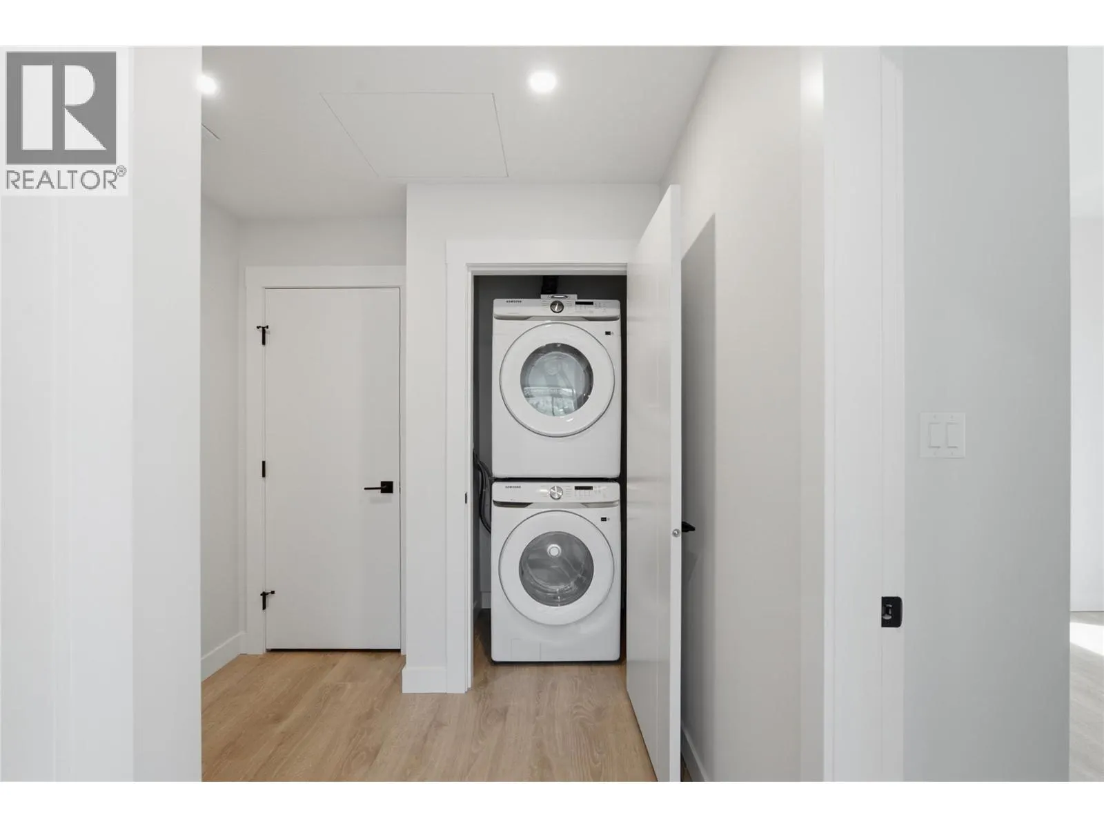 460 Nicola Street Unit# 1004