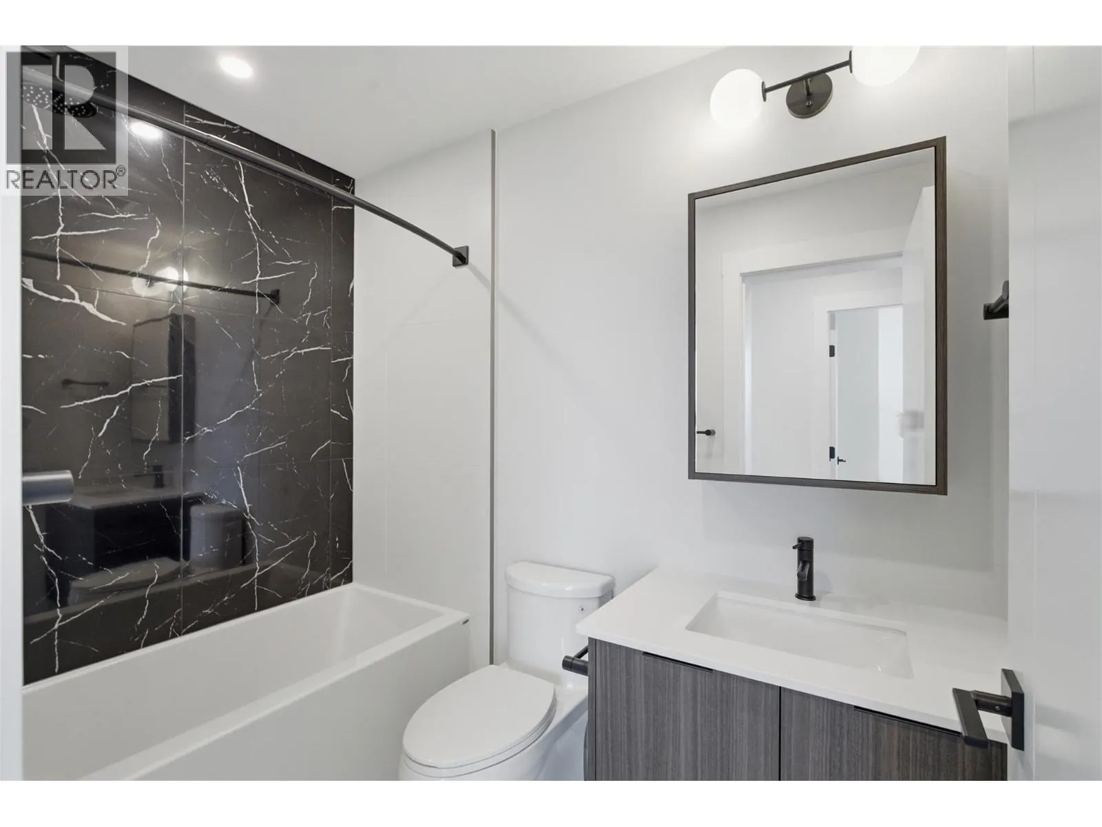 460 Nicola Street Unit# 1004