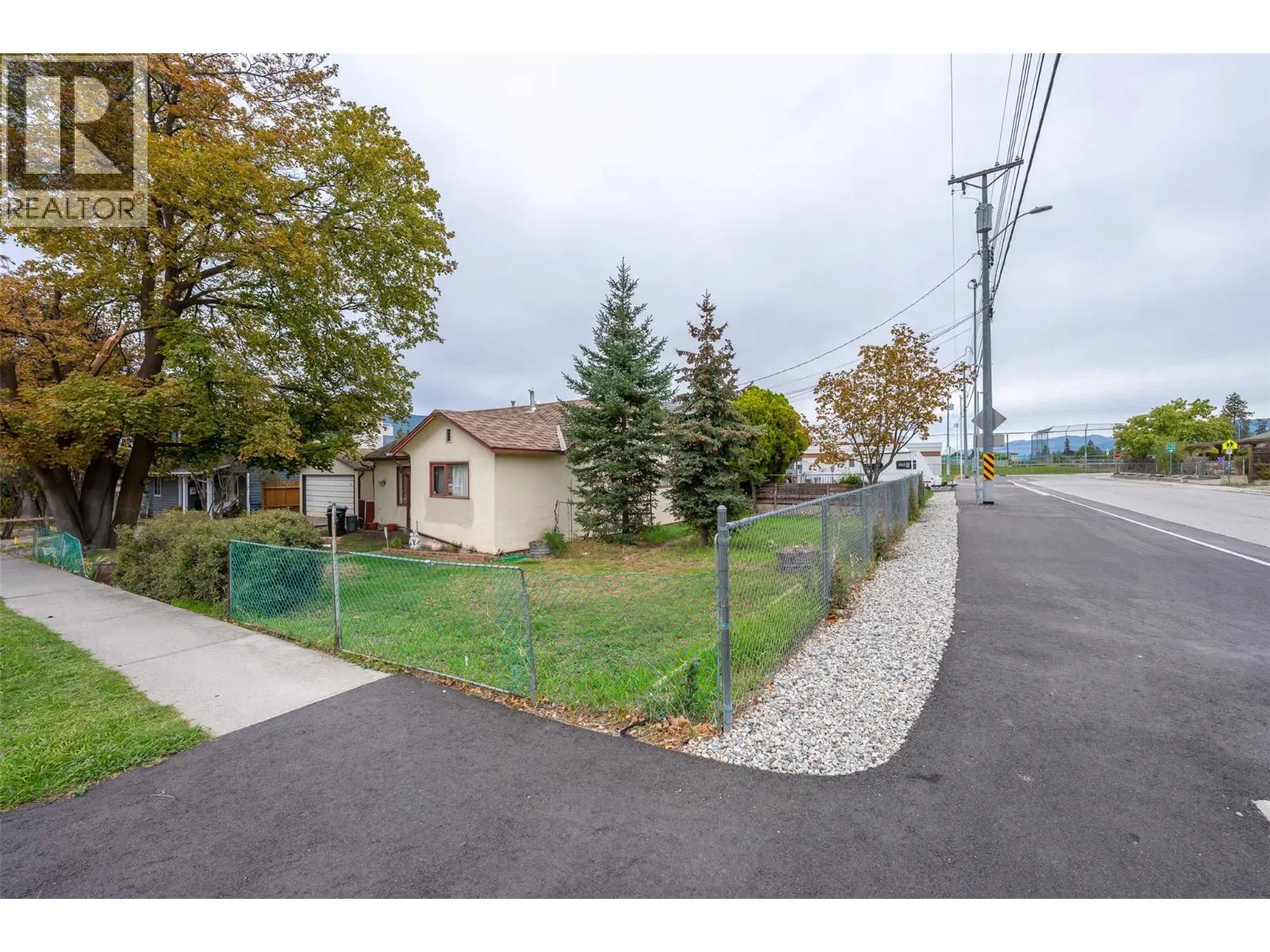 395 Edmonton Avenue