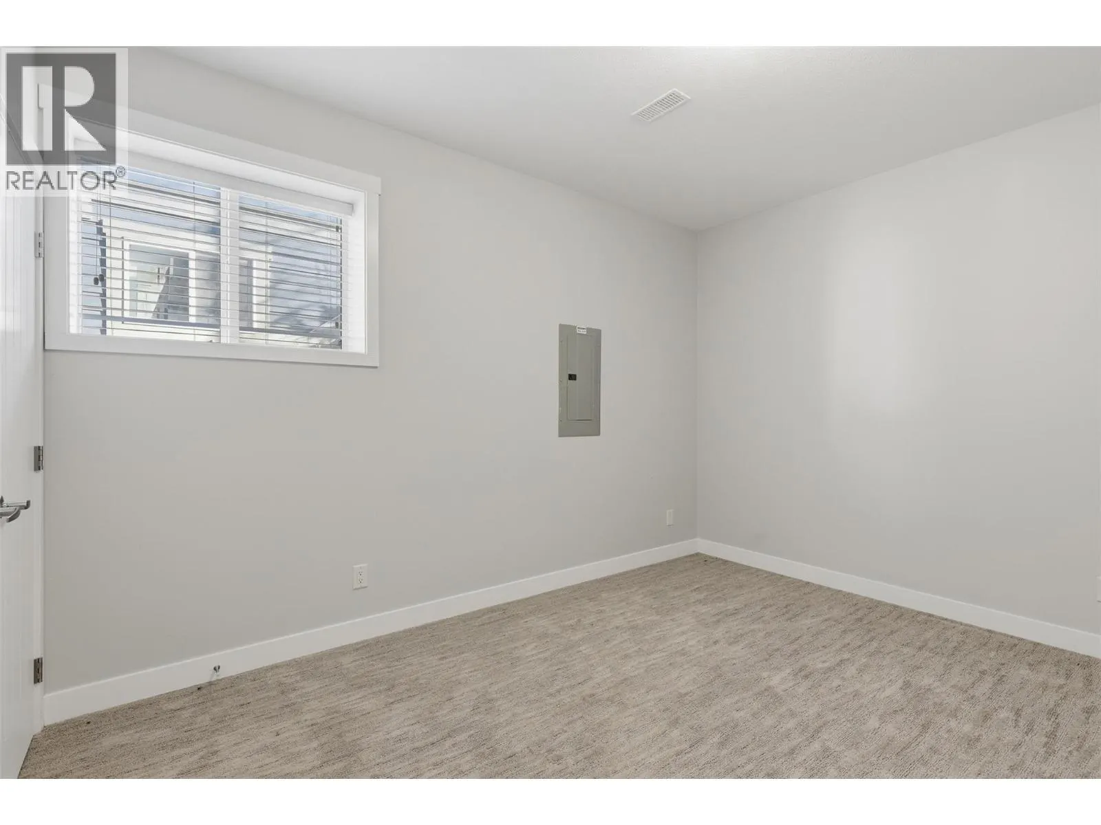 1939 COLDWATER Drive Unit# 106