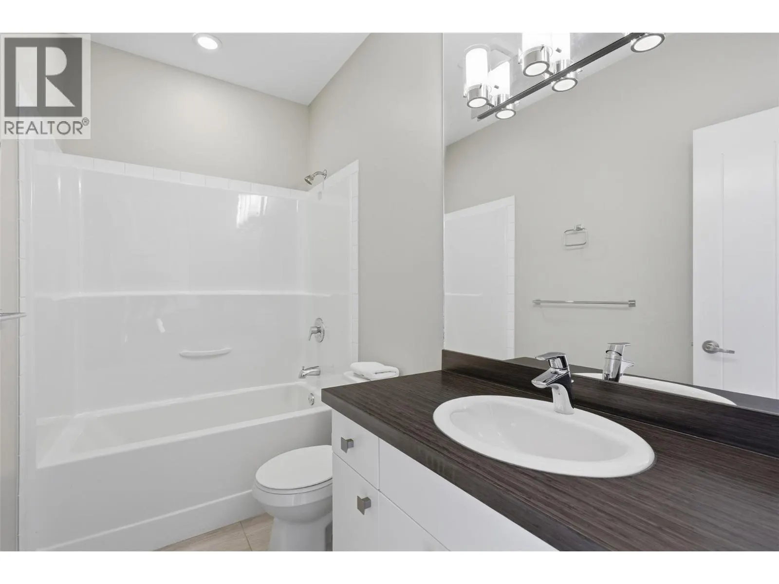1939 COLDWATER Drive Unit# 106