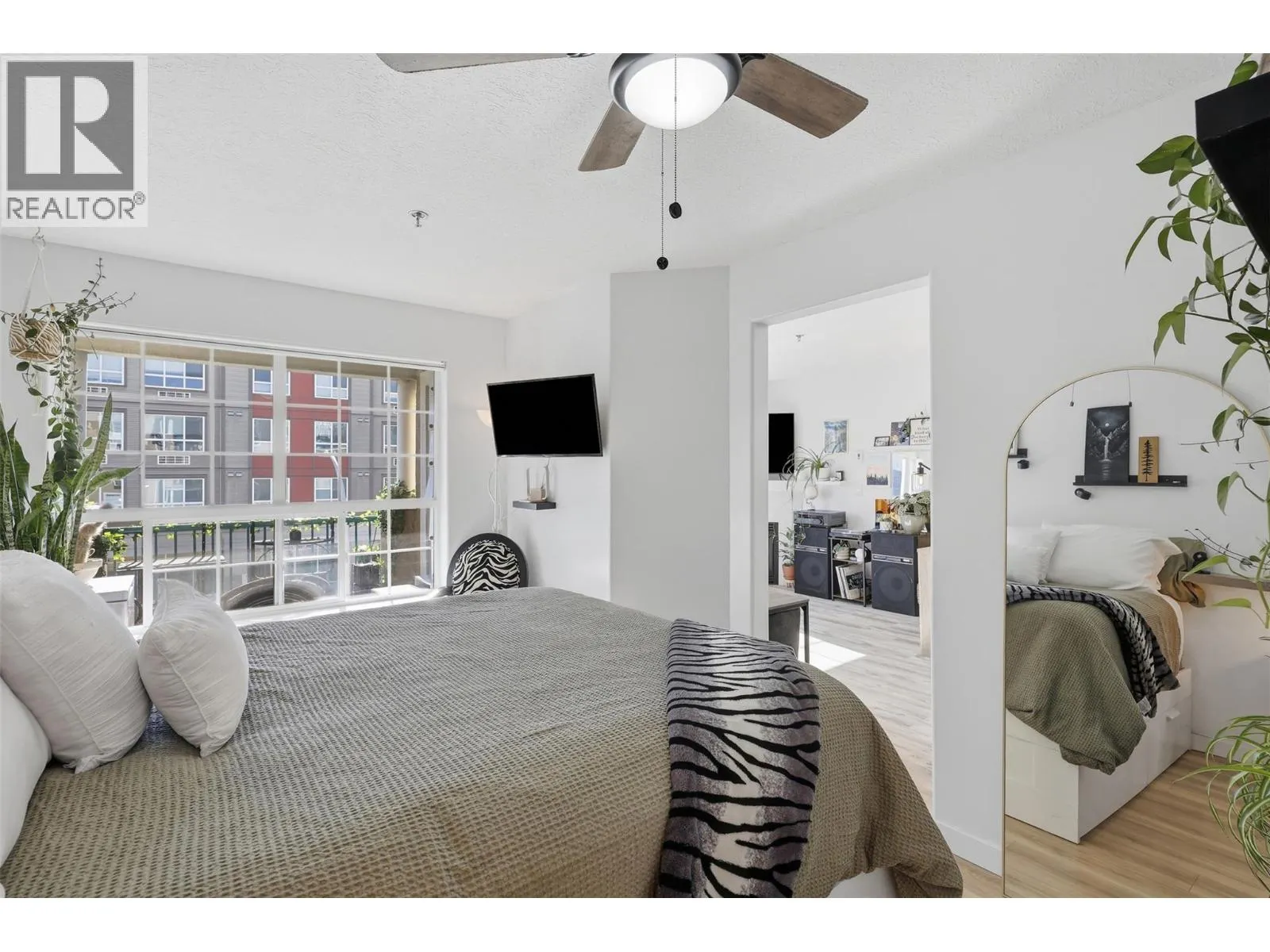 554 SEYMOUR Street Unit# 312