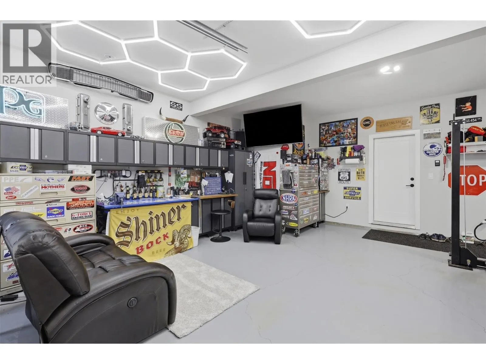 2137 LUPIN Court
