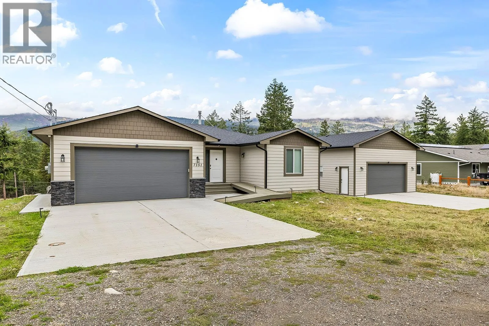 7151 Dunwaters Road