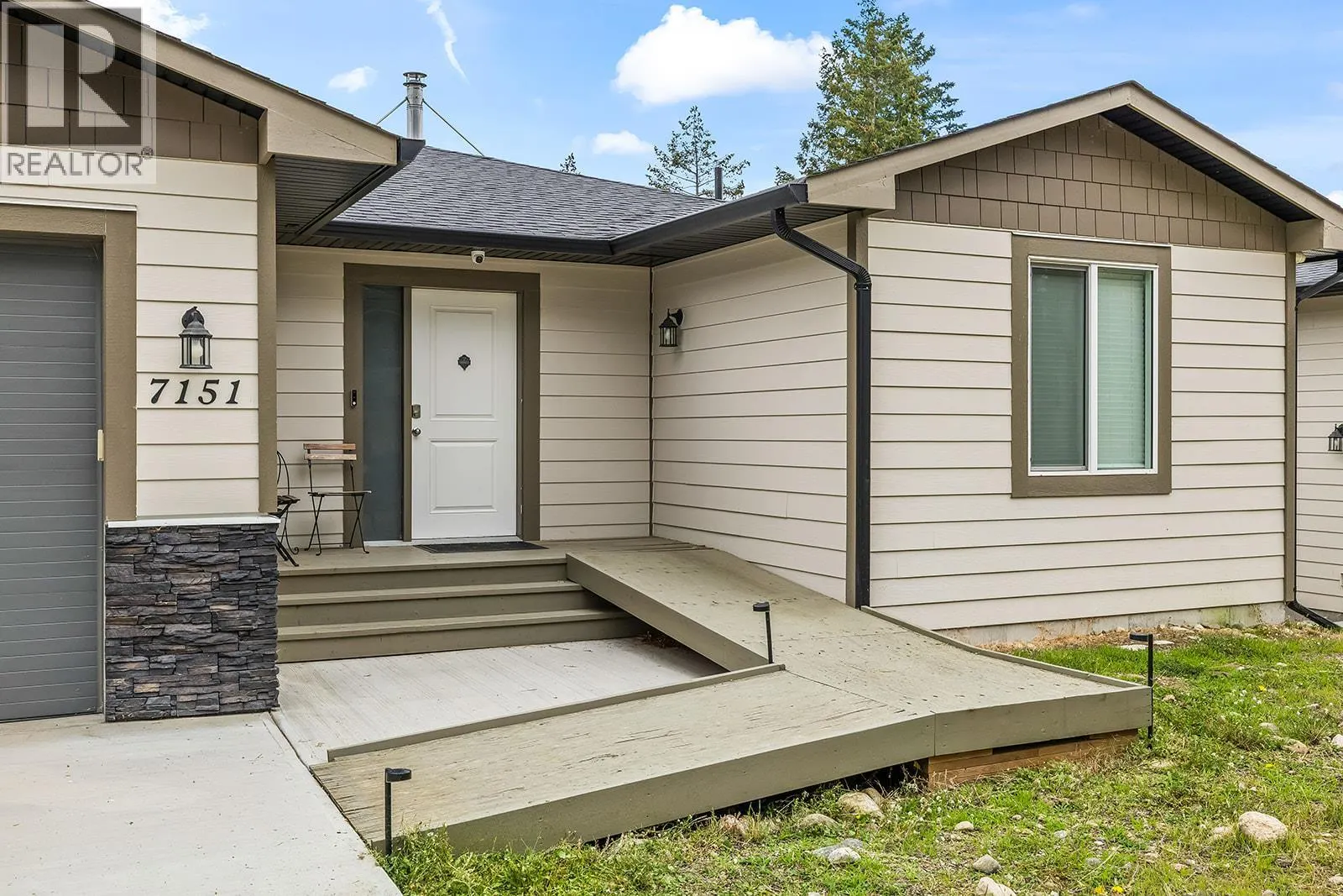 7151 Dunwaters Road