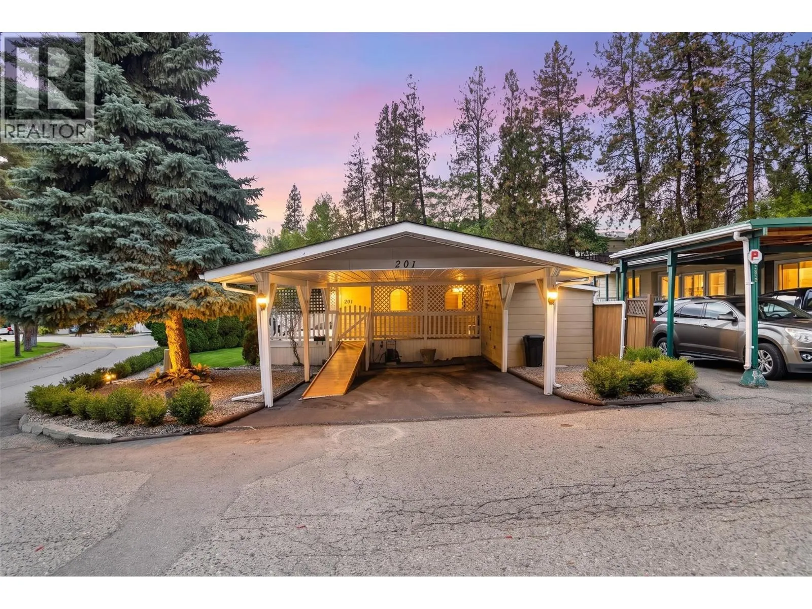 1999 Hwy 97 Highway Unit# 201