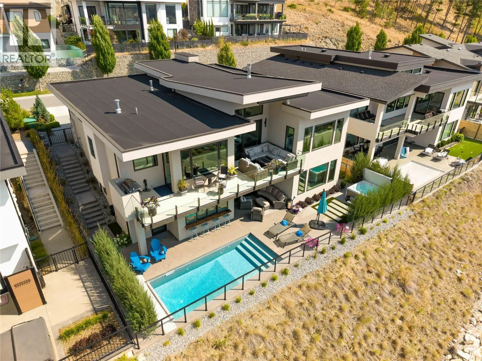 538 Clifton Court
